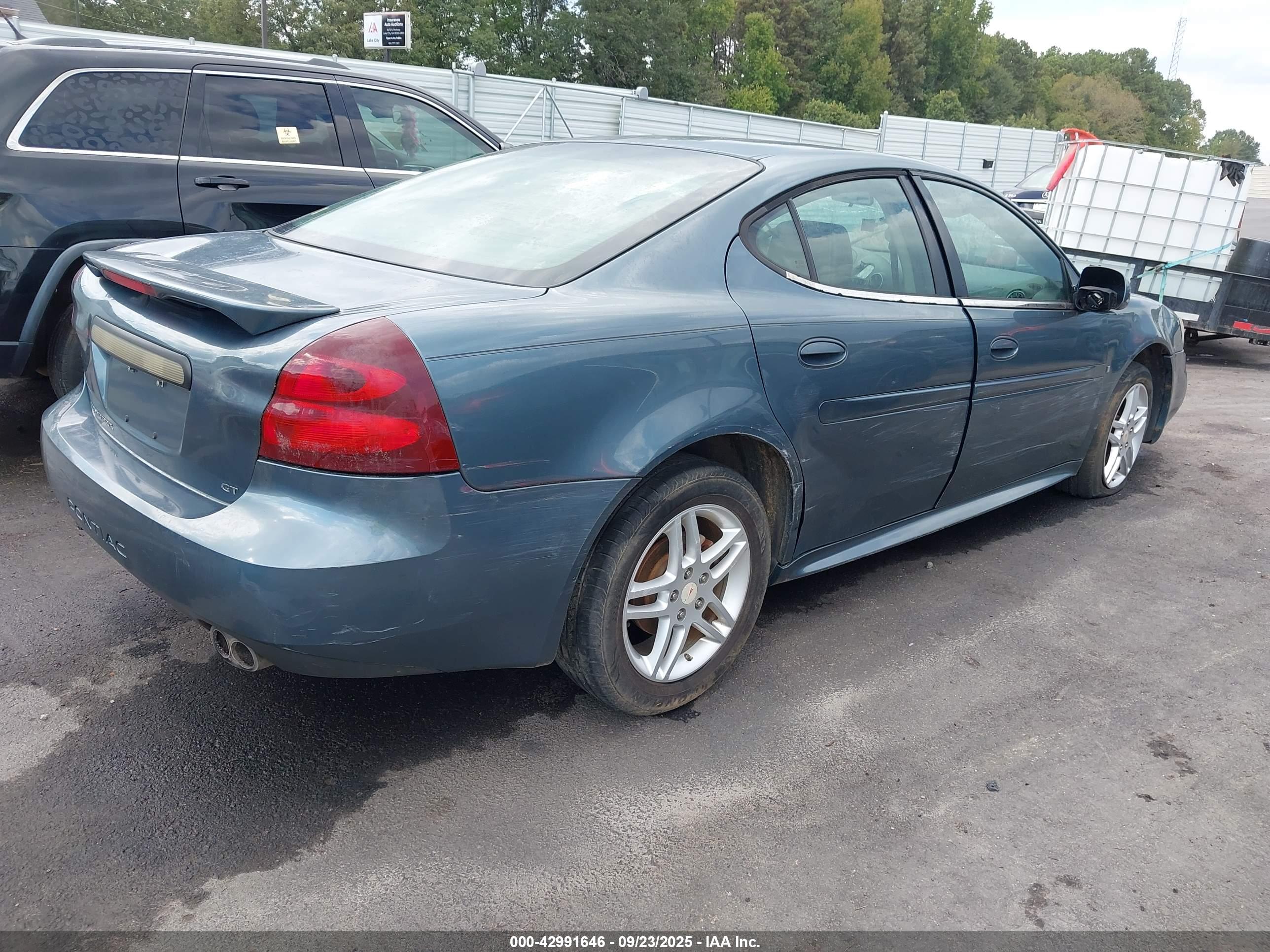 PONTIAC GRAND image 4