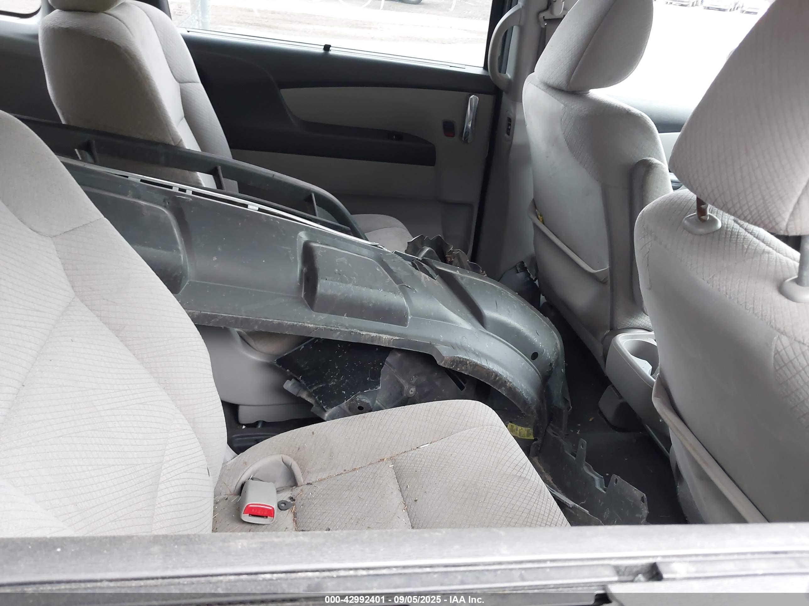 HONDA ODYSSEY image 8
