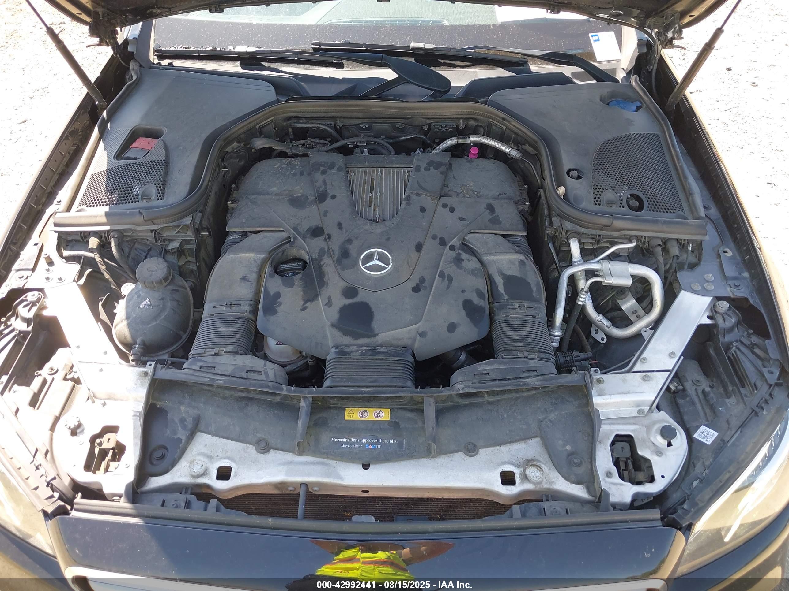 MERCEDES-BENZ E image 10