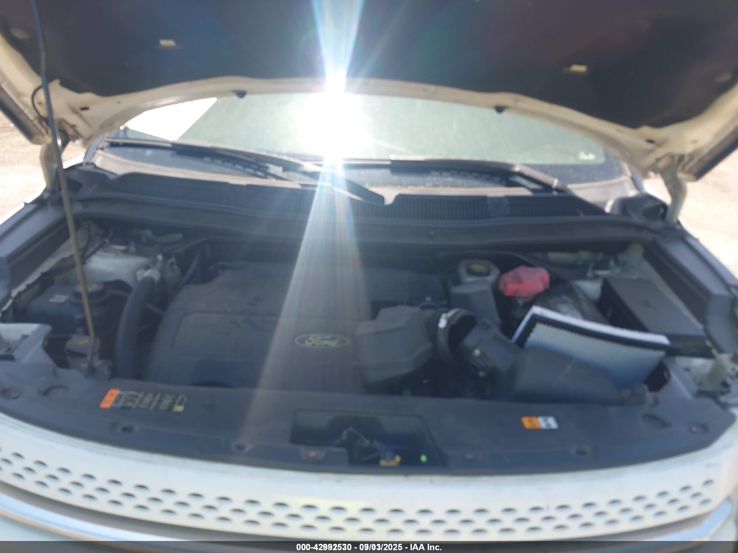 FORD EXPLORER image 10