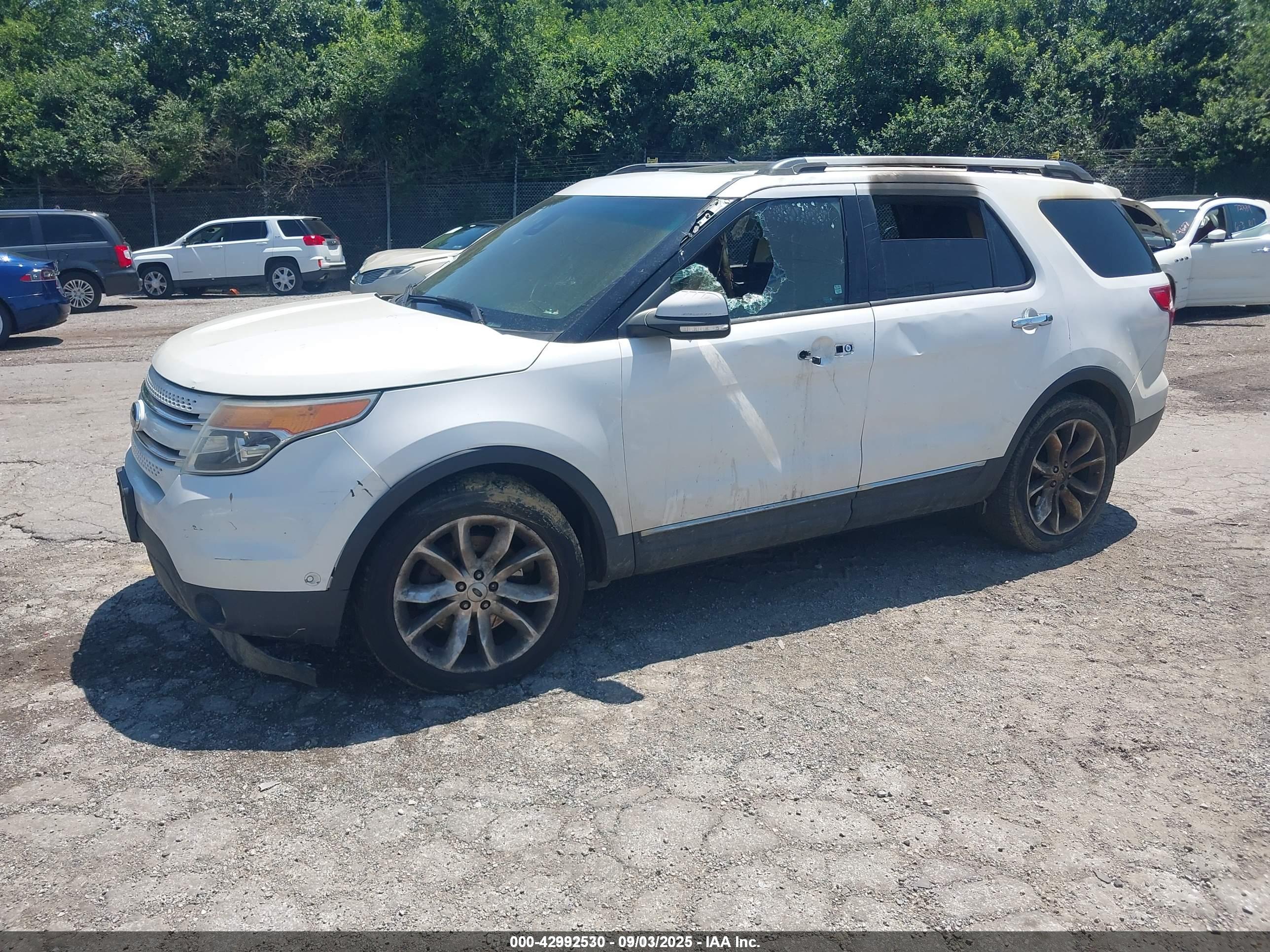 FORD EXPLORER image 2