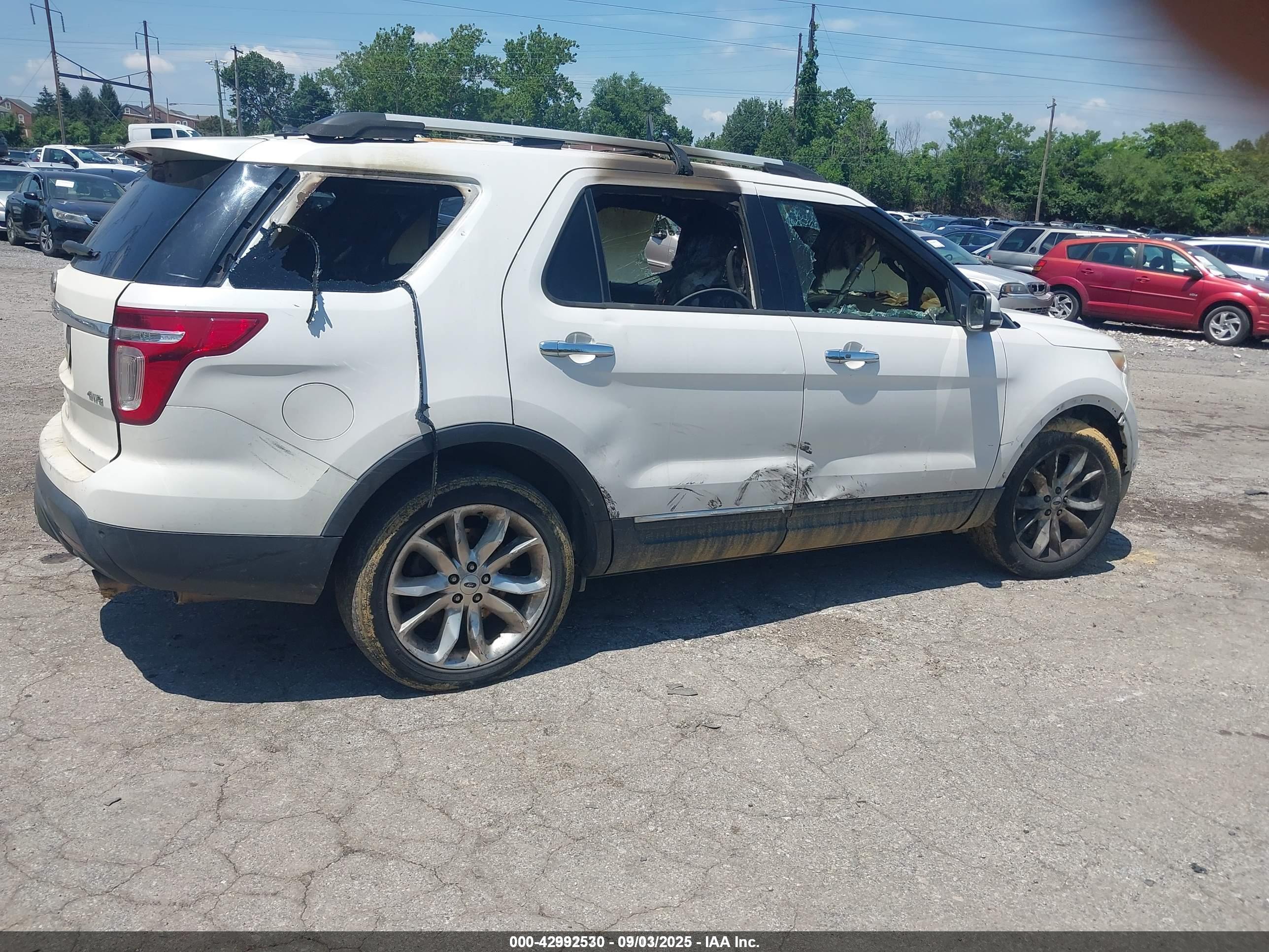 FORD EXPLORER image 4
