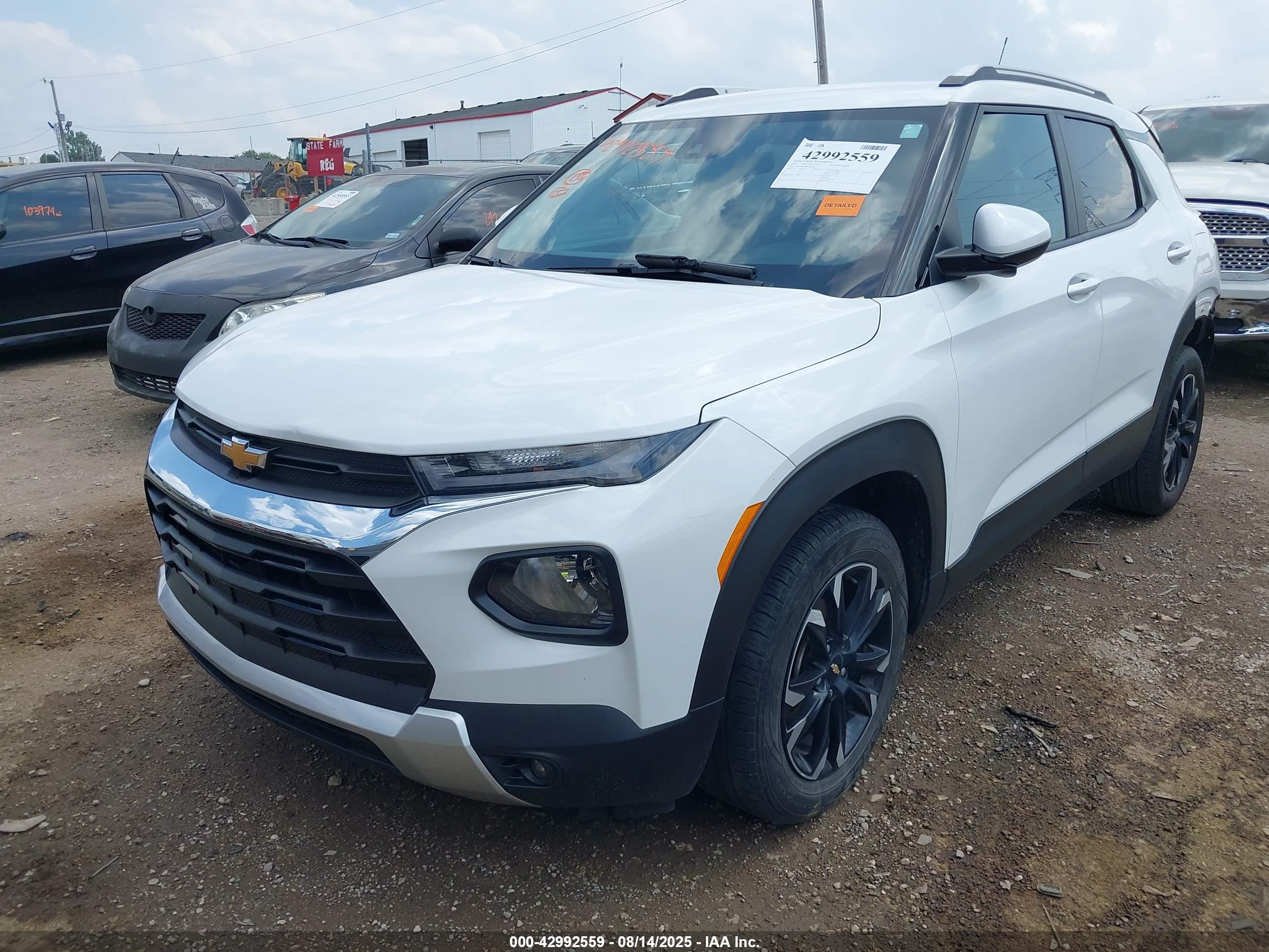 CHEVROLET TRAILBLAZER image 2