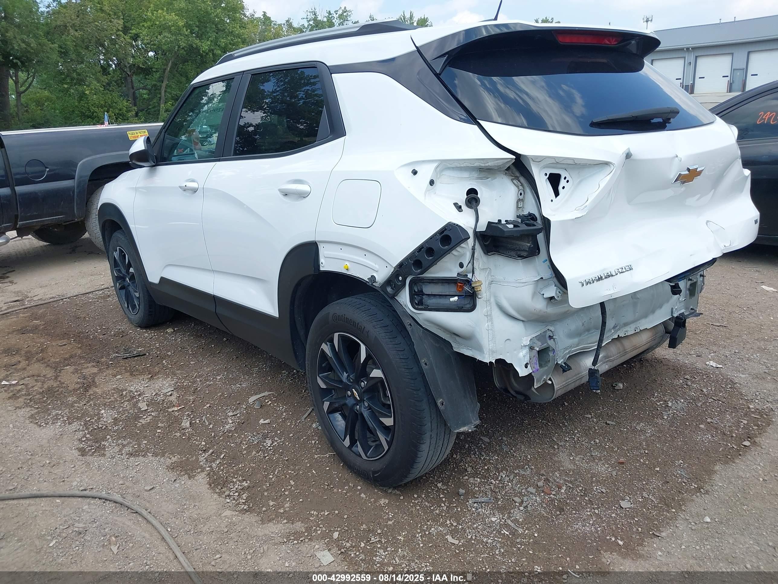 CHEVROLET TRAILBLAZER image 3