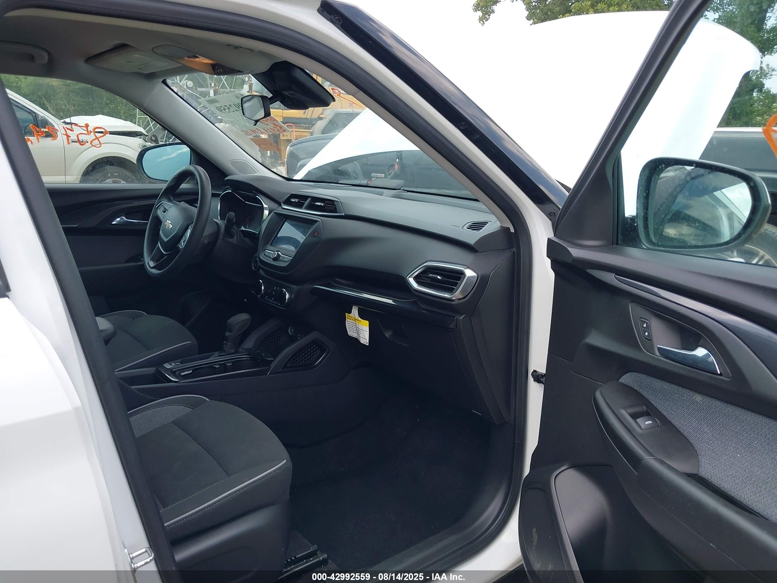 CHEVROLET TRAILBLAZER image 5