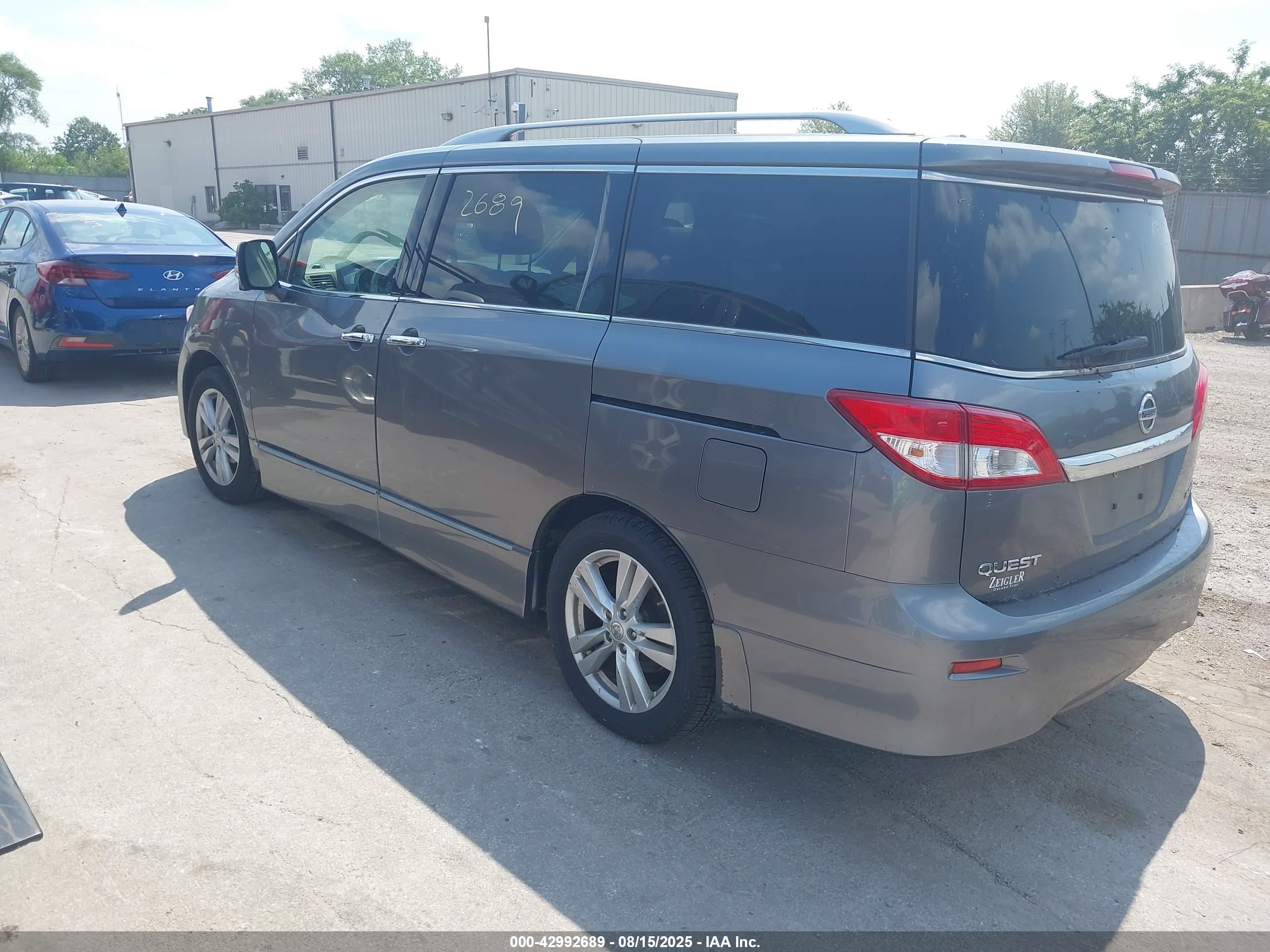 NISSAN QUEST image 3
