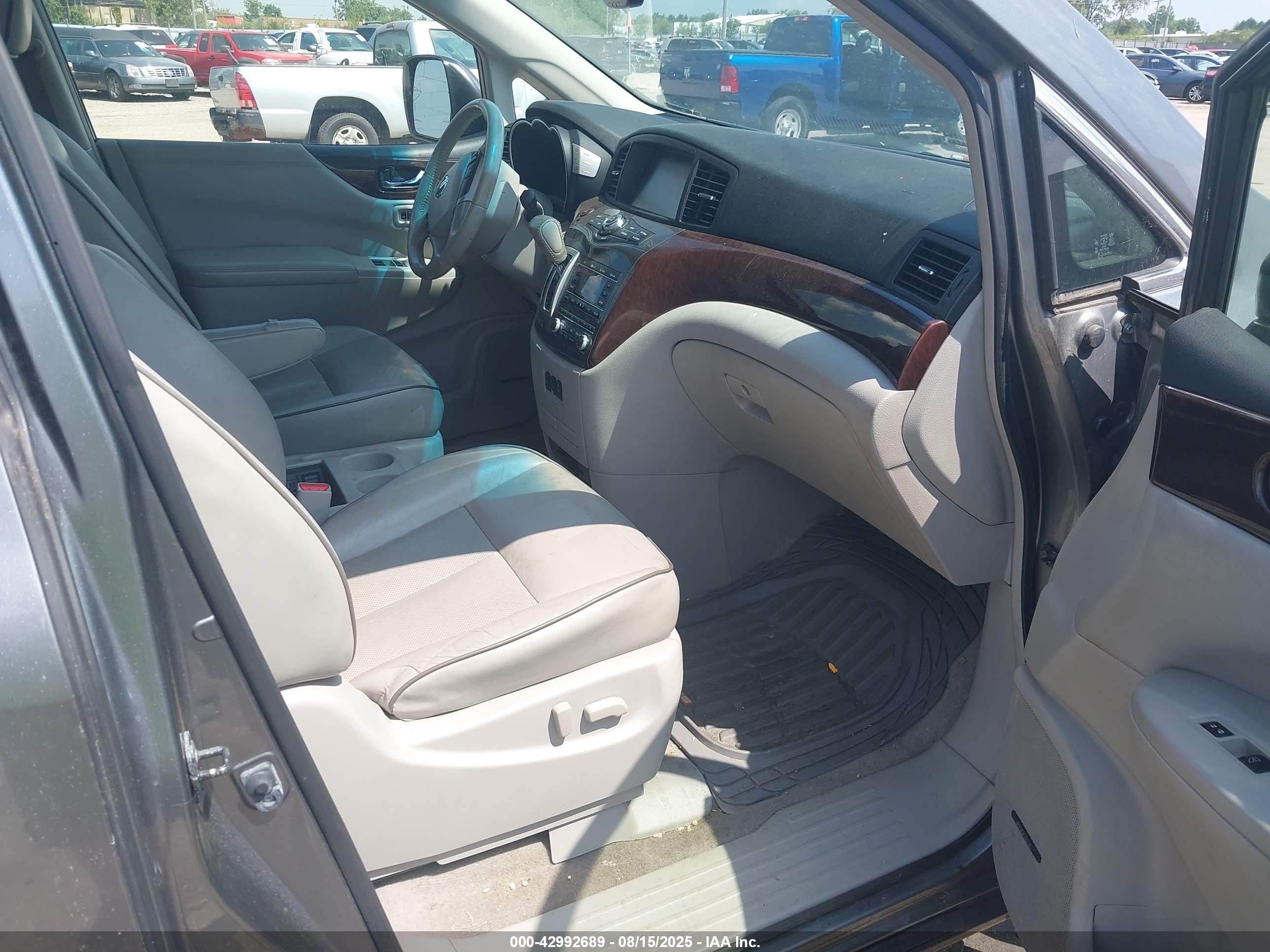 NISSAN QUEST image 5