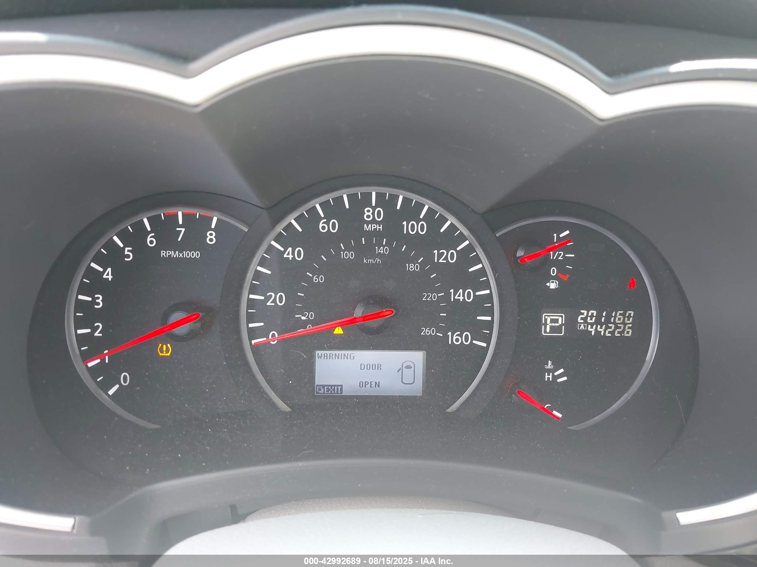 NISSAN QUEST image 7