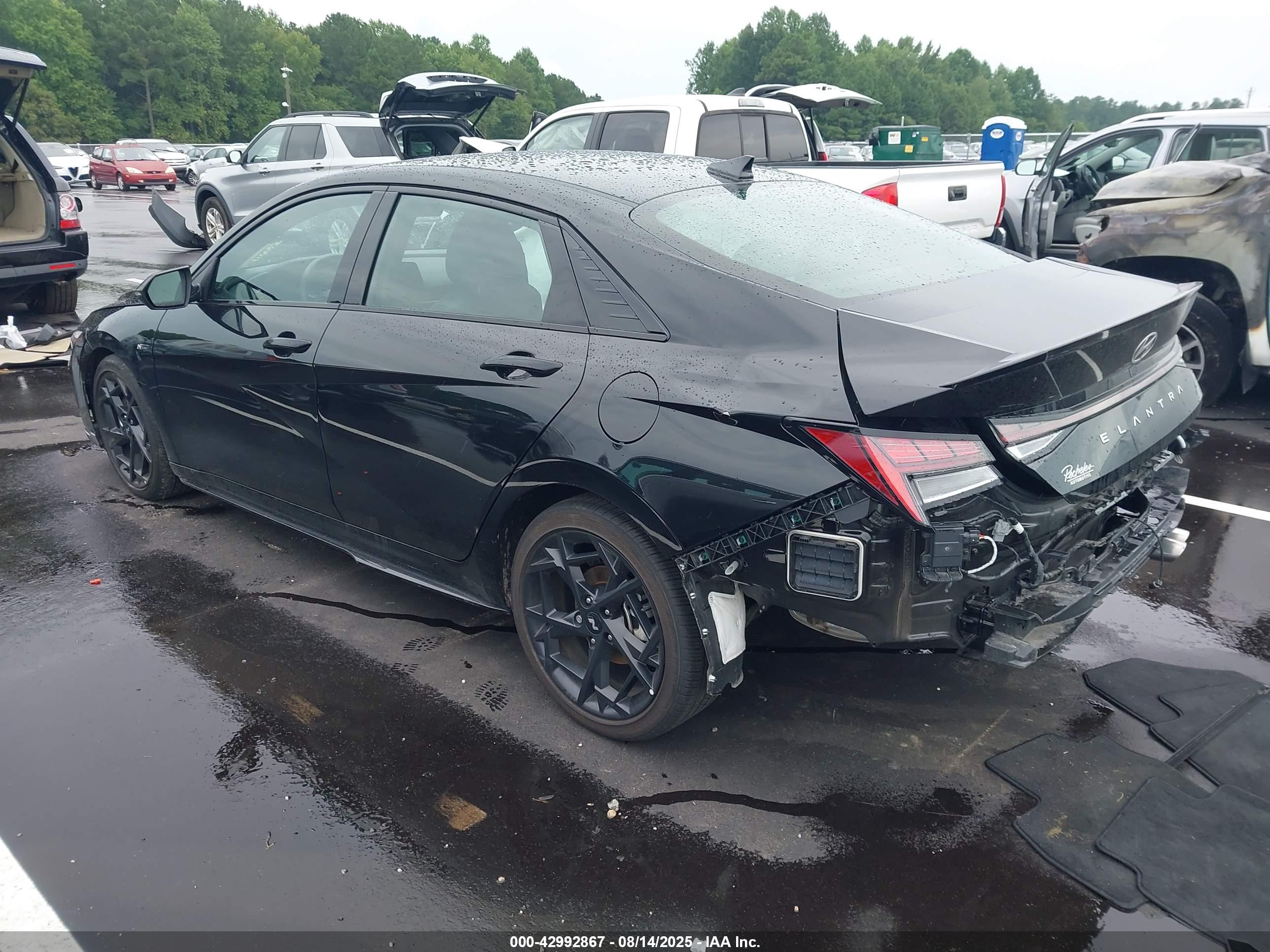 HYUNDAI ELANTRA image 3