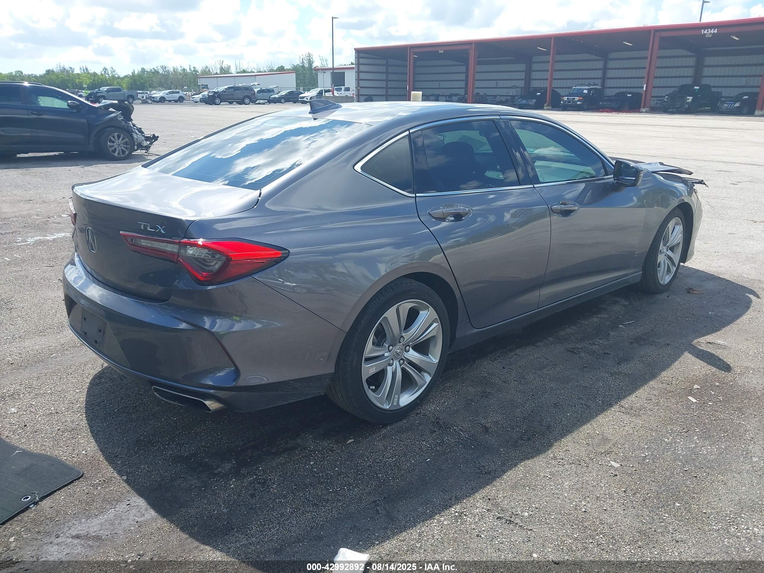 ACURA TLX image 4