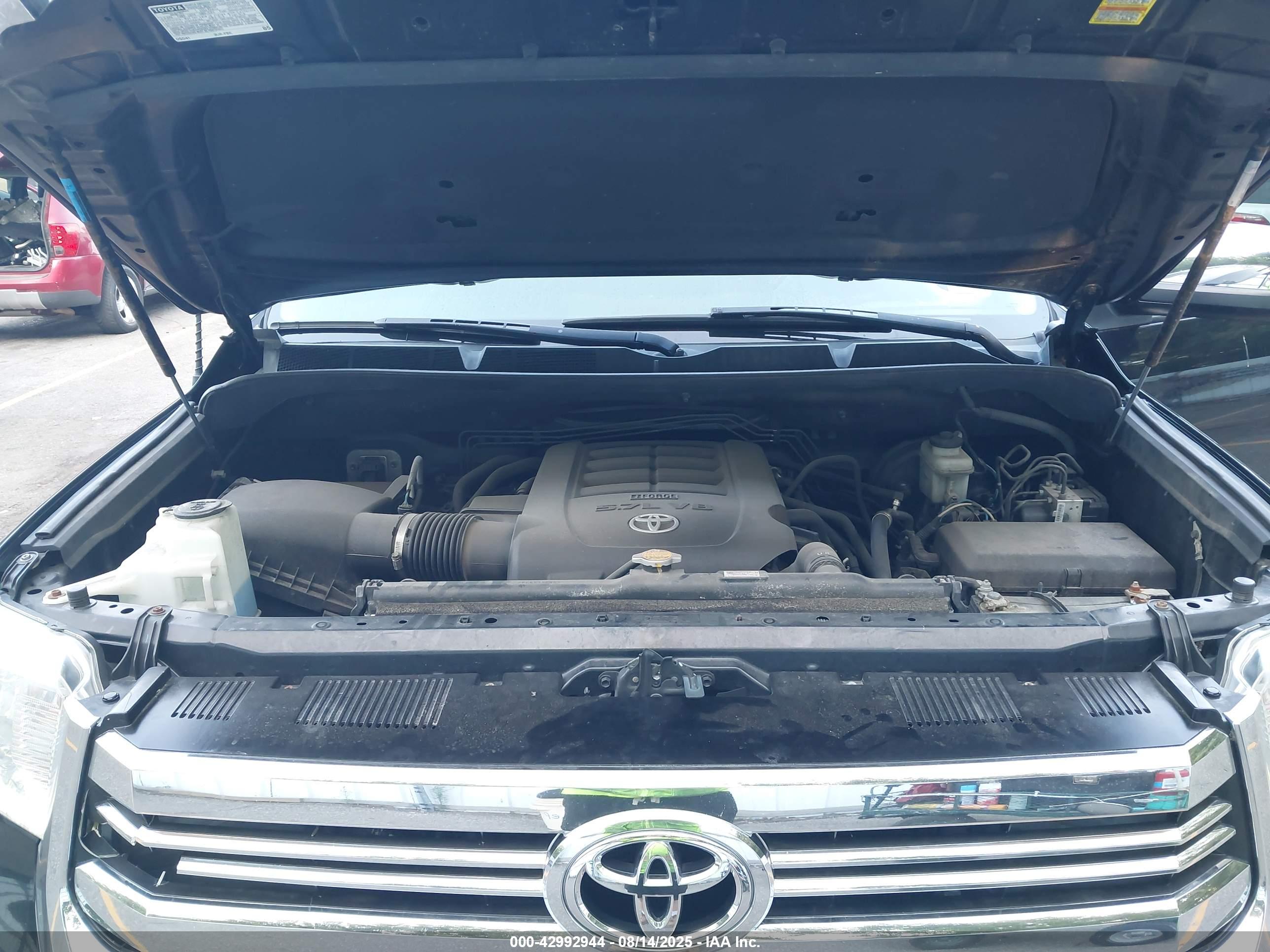TOYOTA TUNDRA image 10