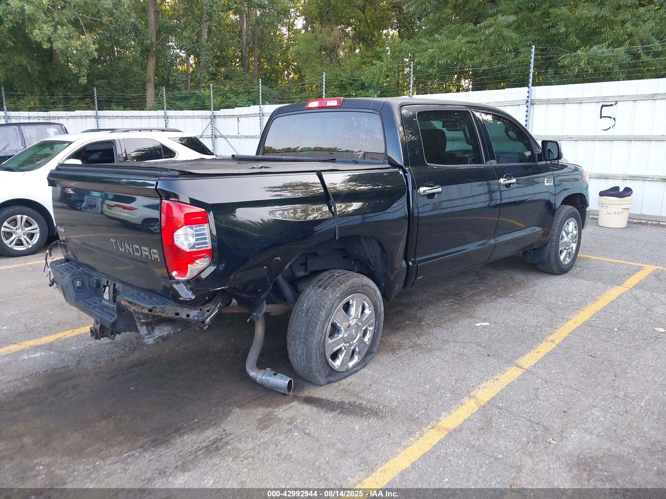 TOYOTA TUNDRA image 4