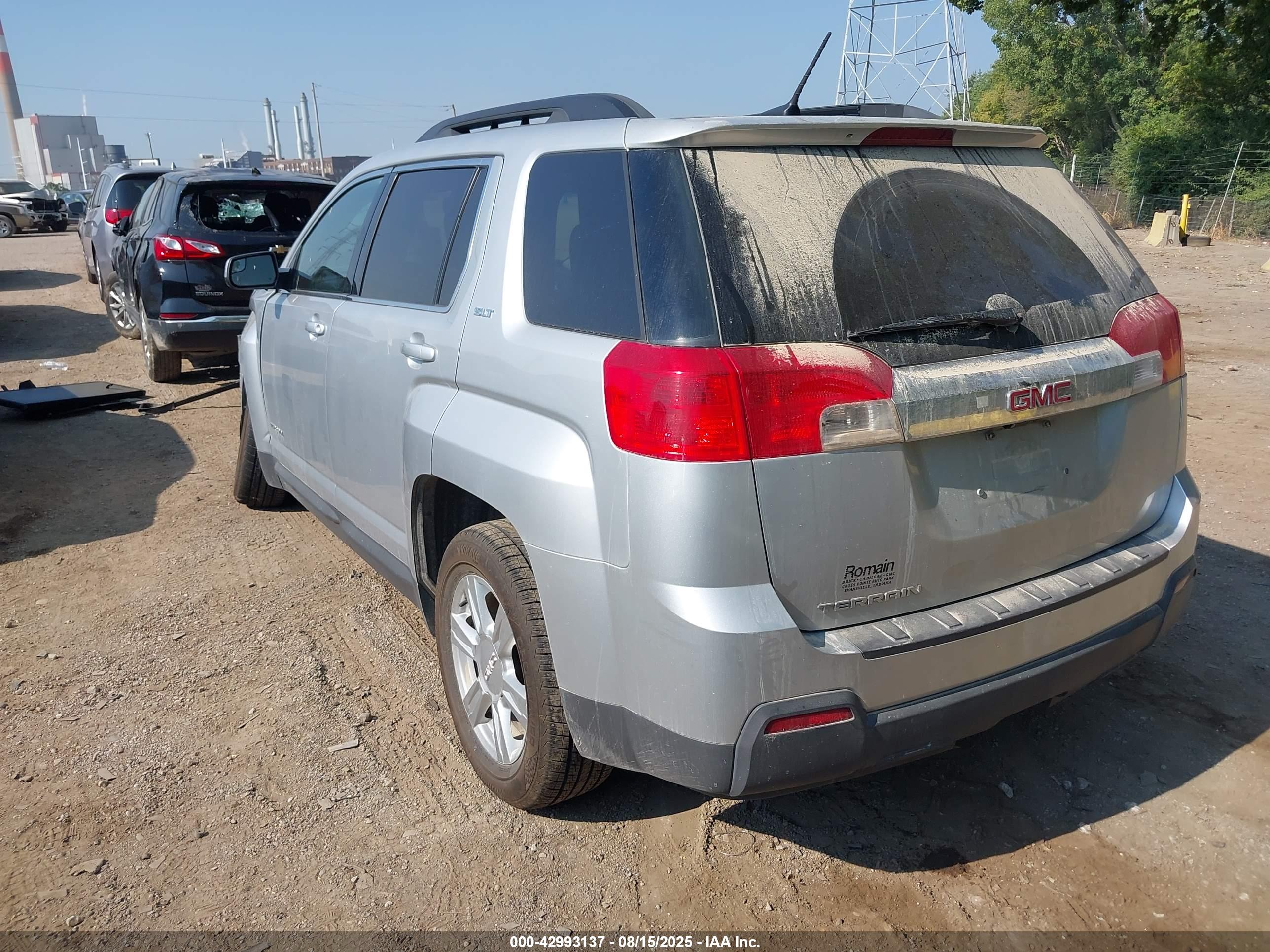 GMC TERRAIN image 3