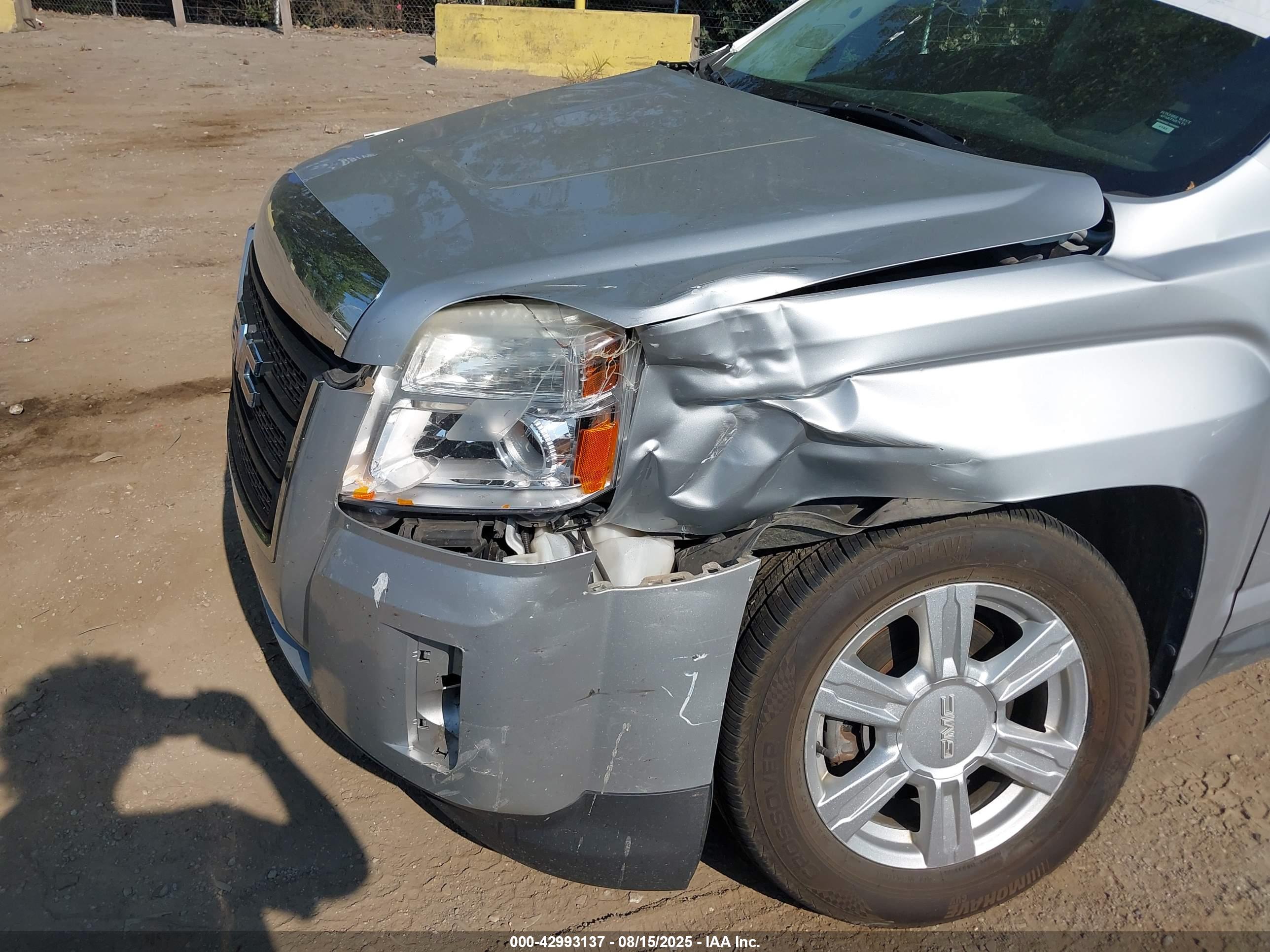 GMC TERRAIN image 6