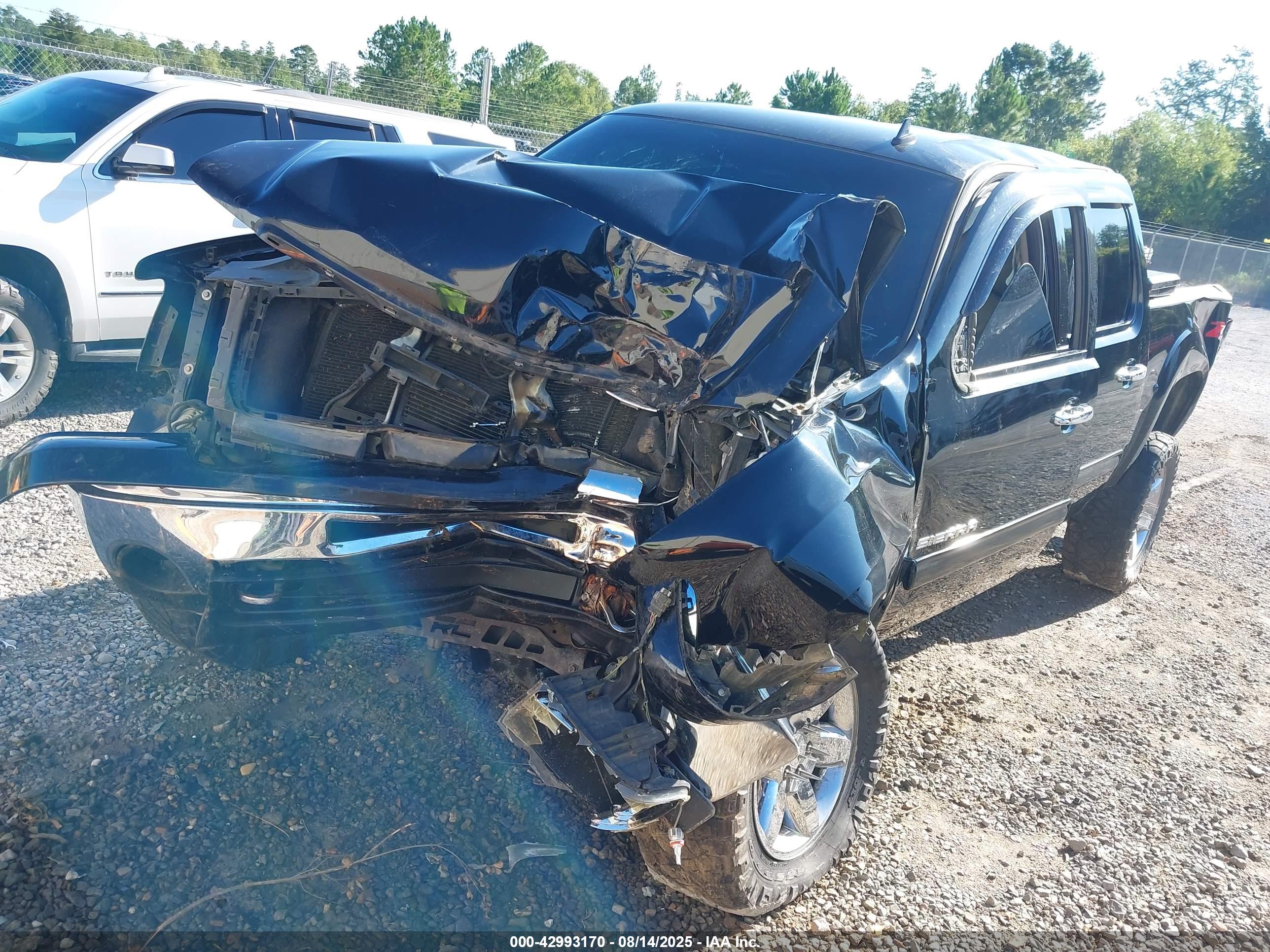 GMC SIERRA image 2