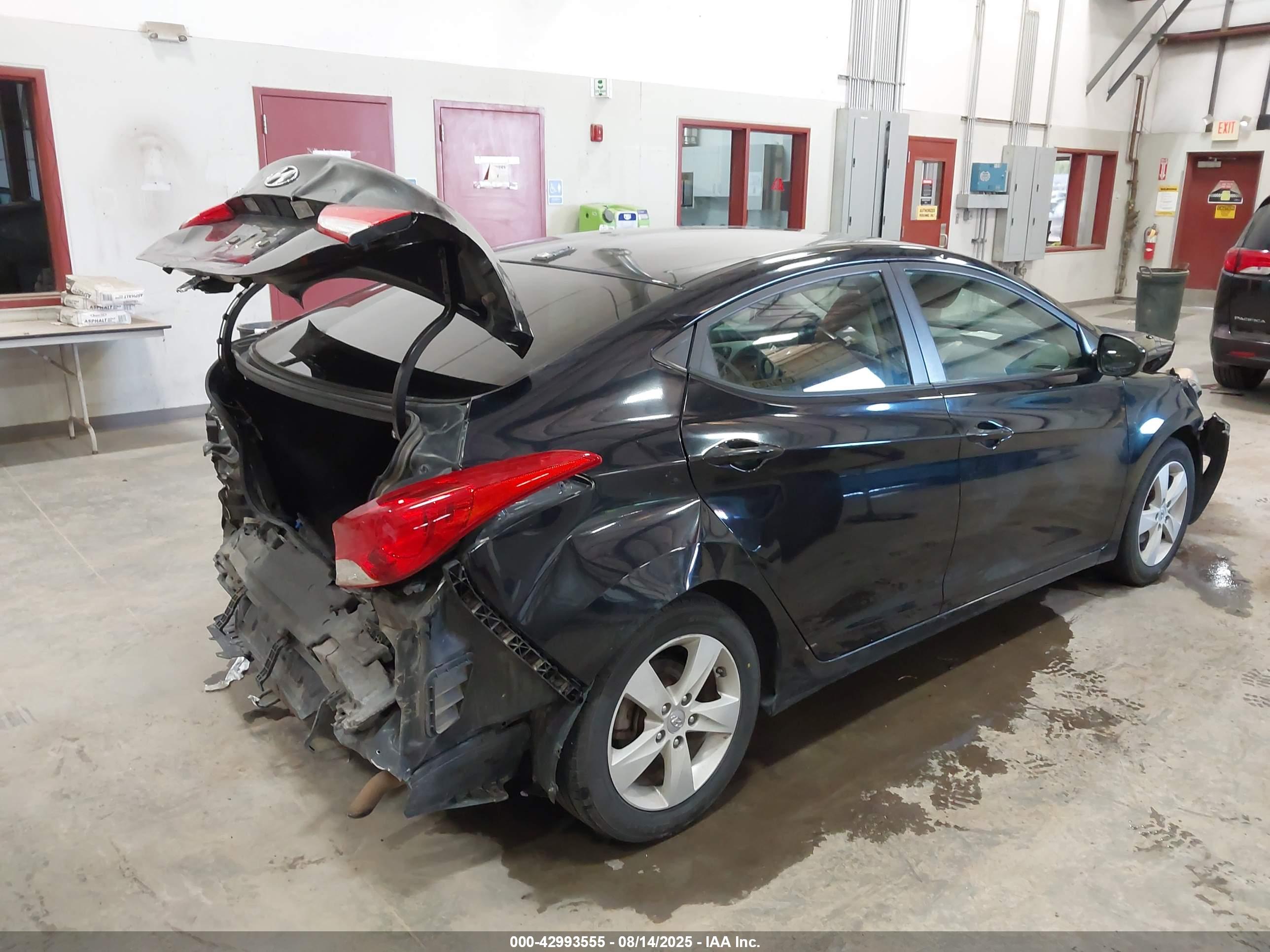 HYUNDAI ELANTRA image 4
