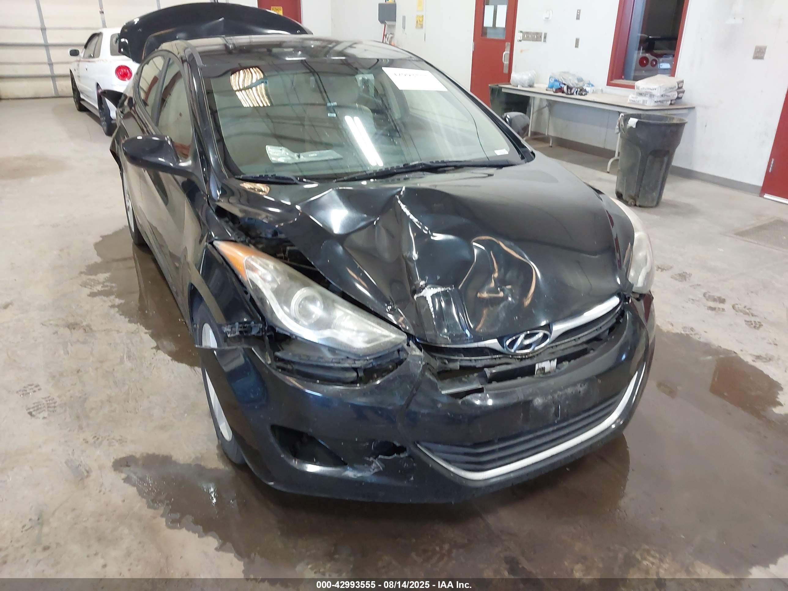 HYUNDAI ELANTRA image 6