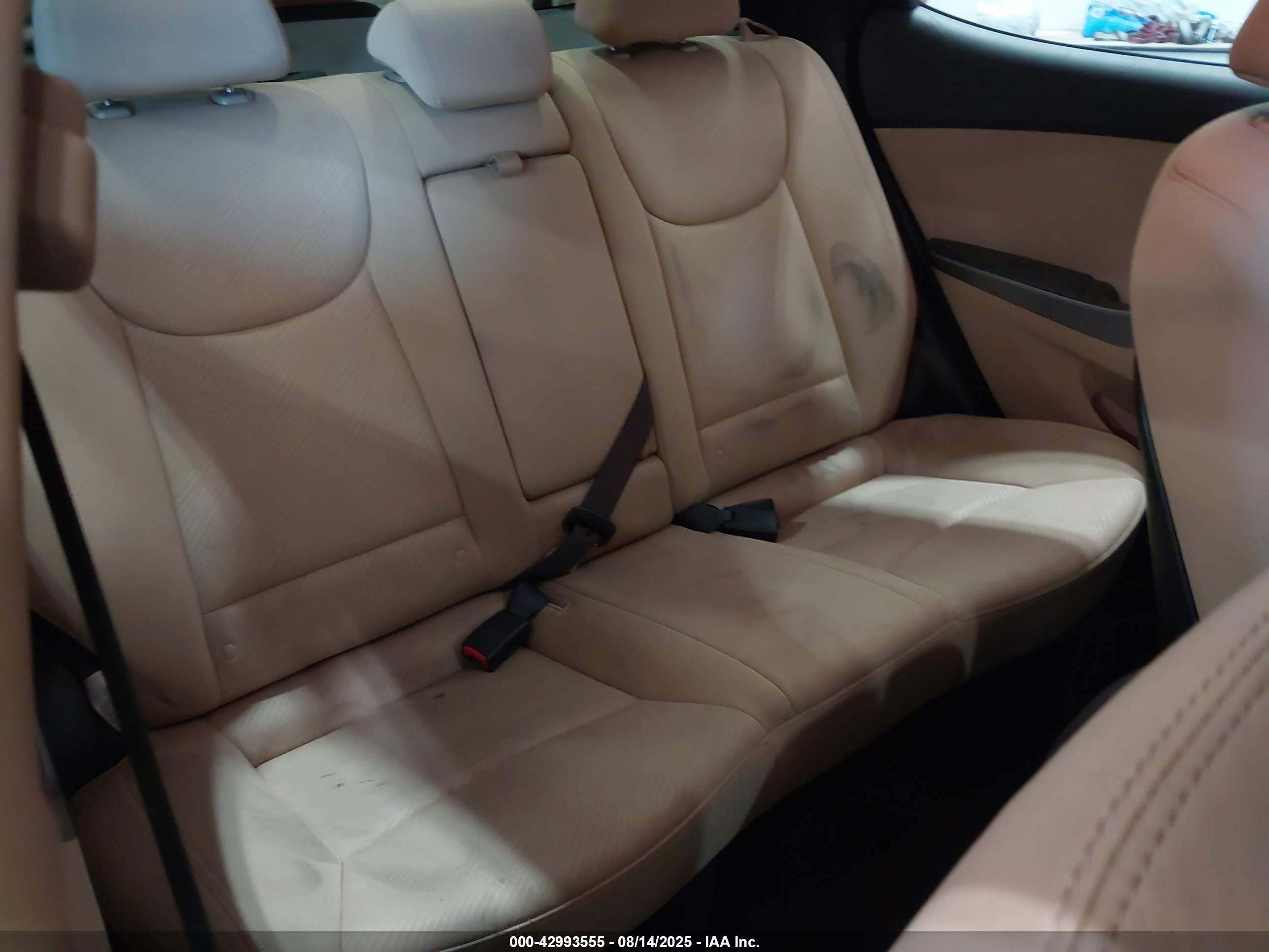 HYUNDAI ELANTRA image 8