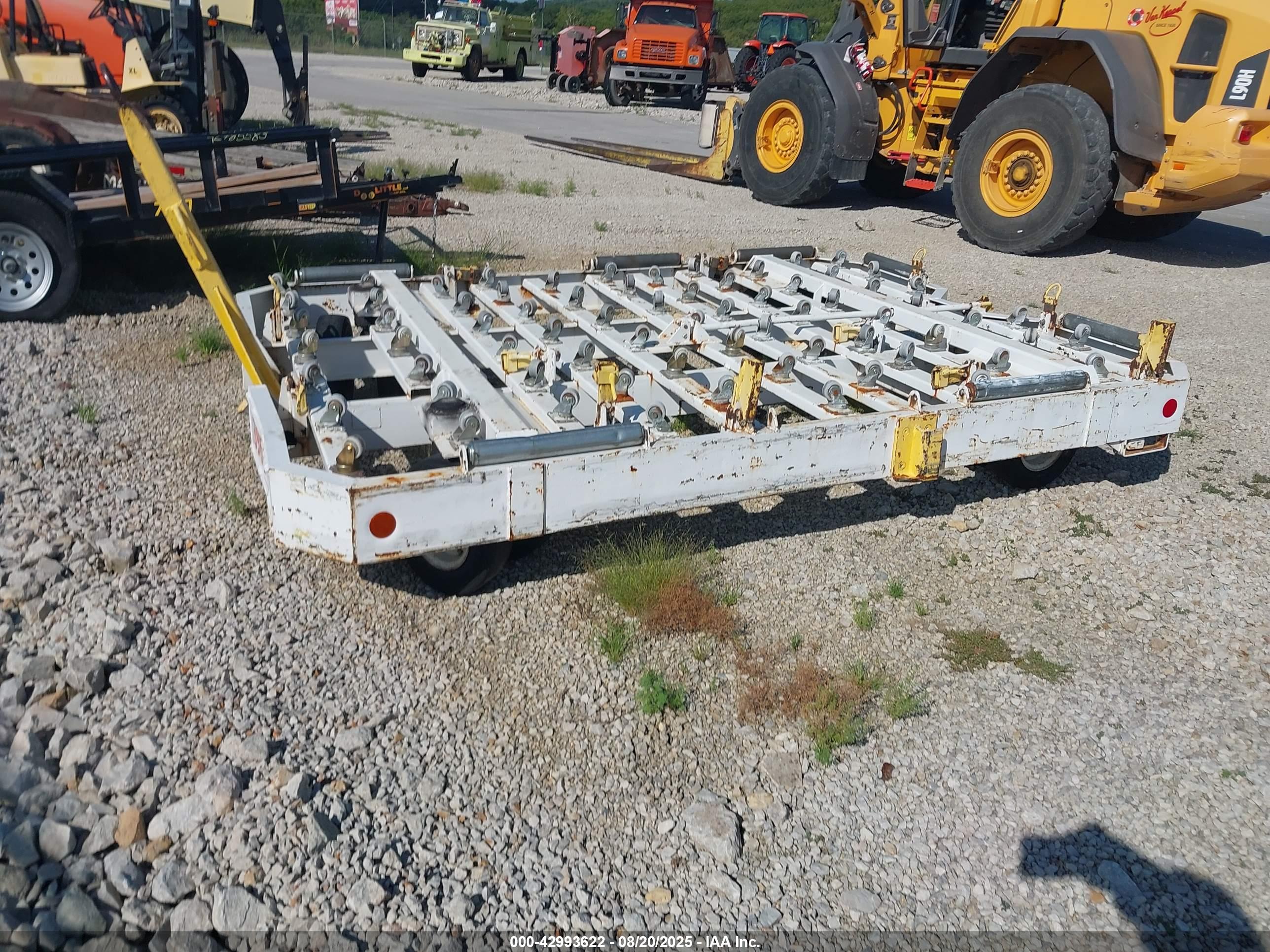 EQUIPMENT GSE image 8