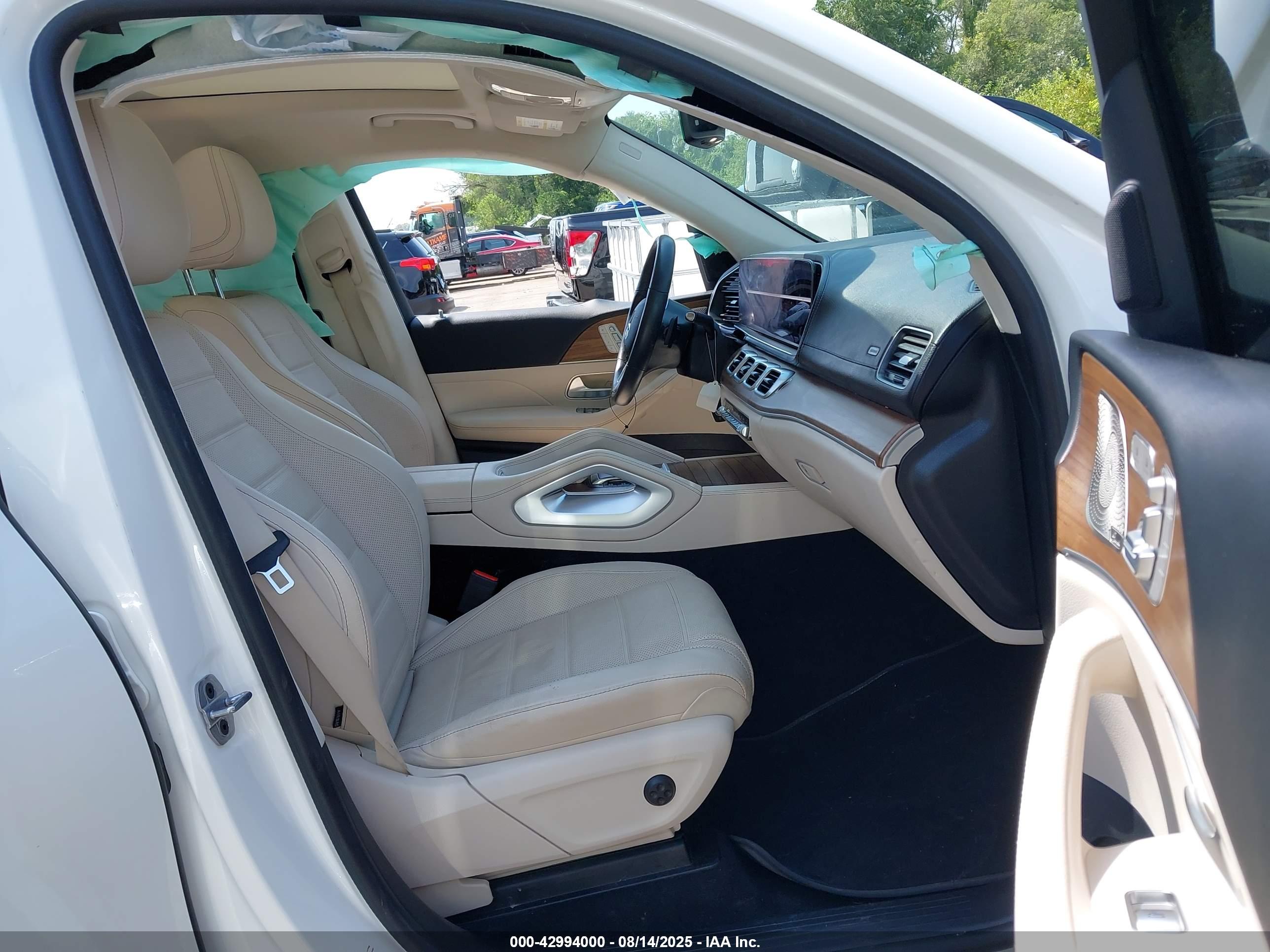 MERCEDES-BENZ GLS image 5