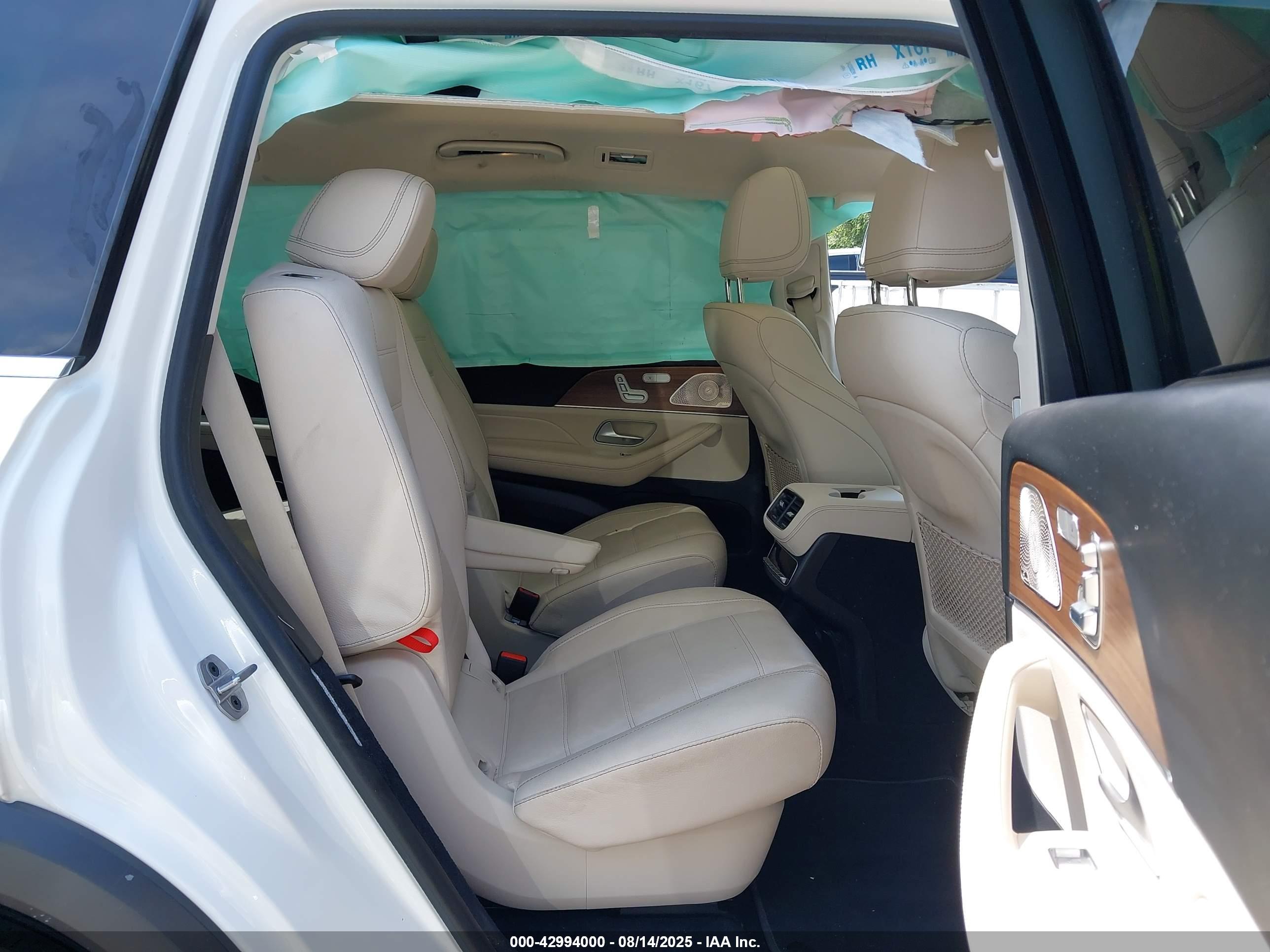 MERCEDES-BENZ GLS image 8
