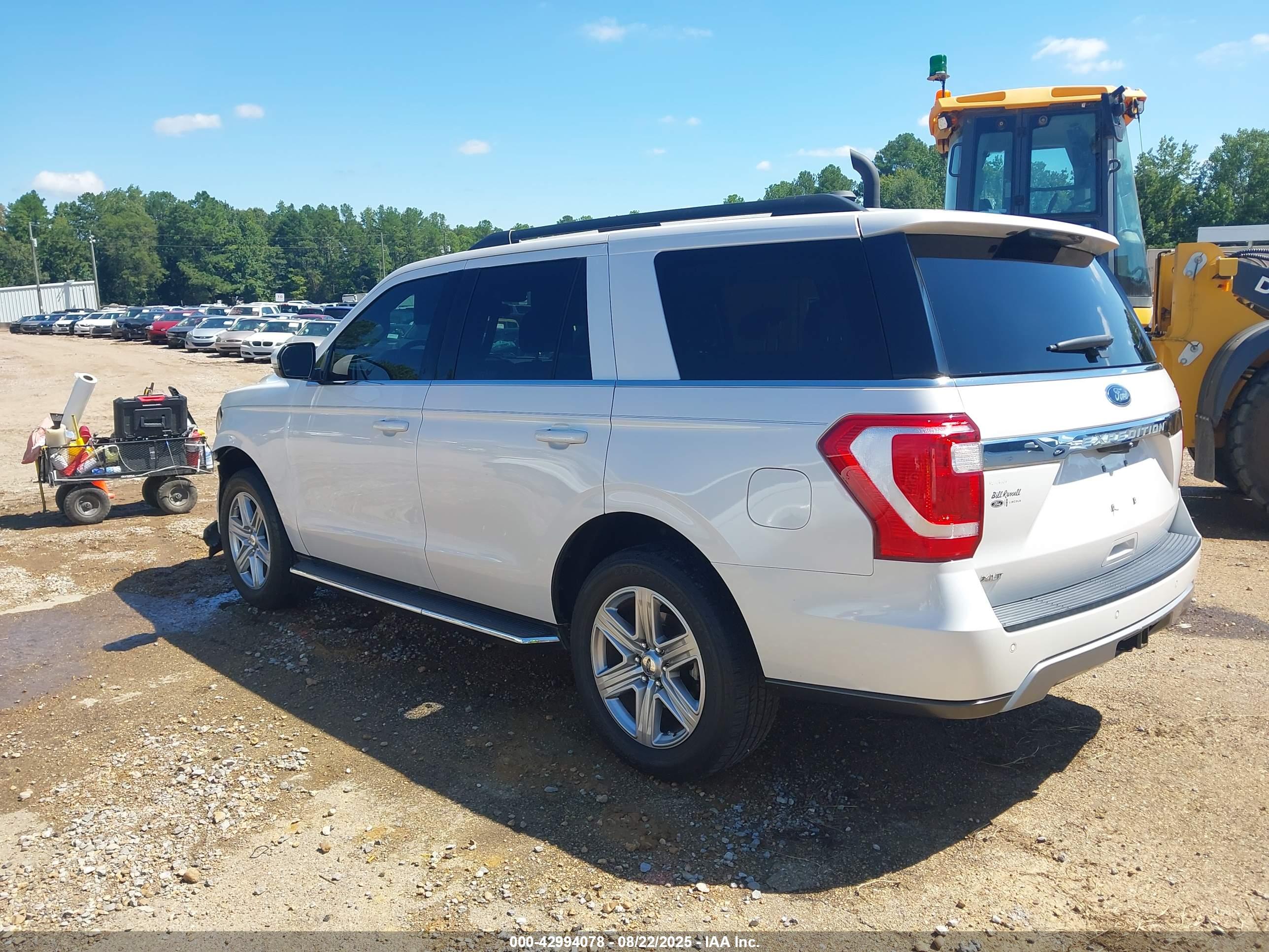 FORD EXPEDITION image 3