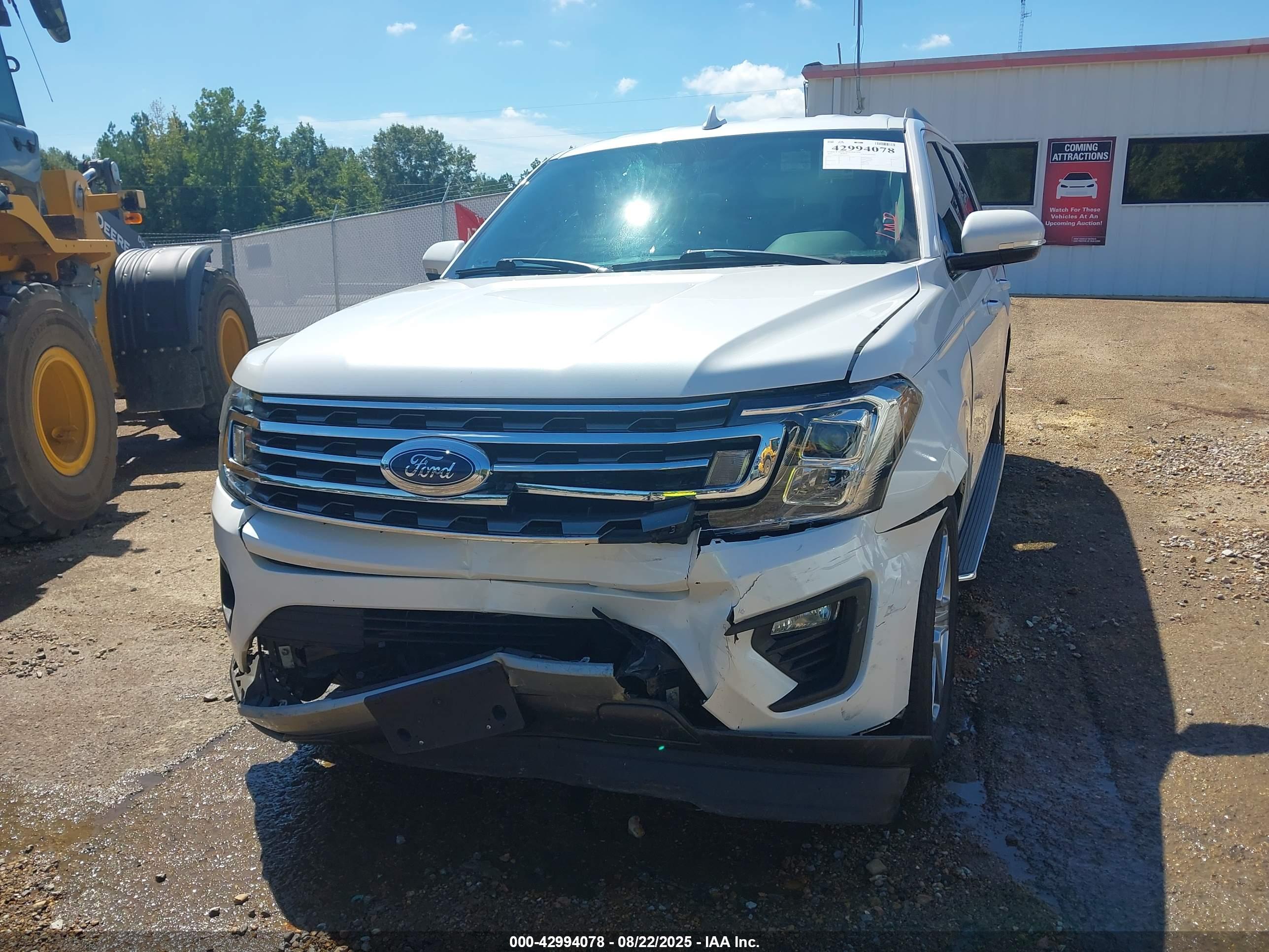 FORD EXPEDITION image 6