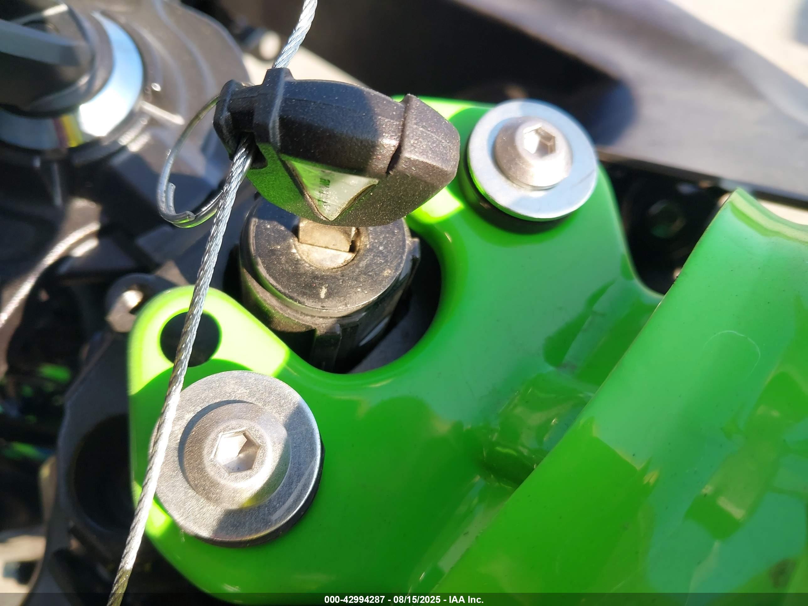 KAWASAKI EX650 image 11