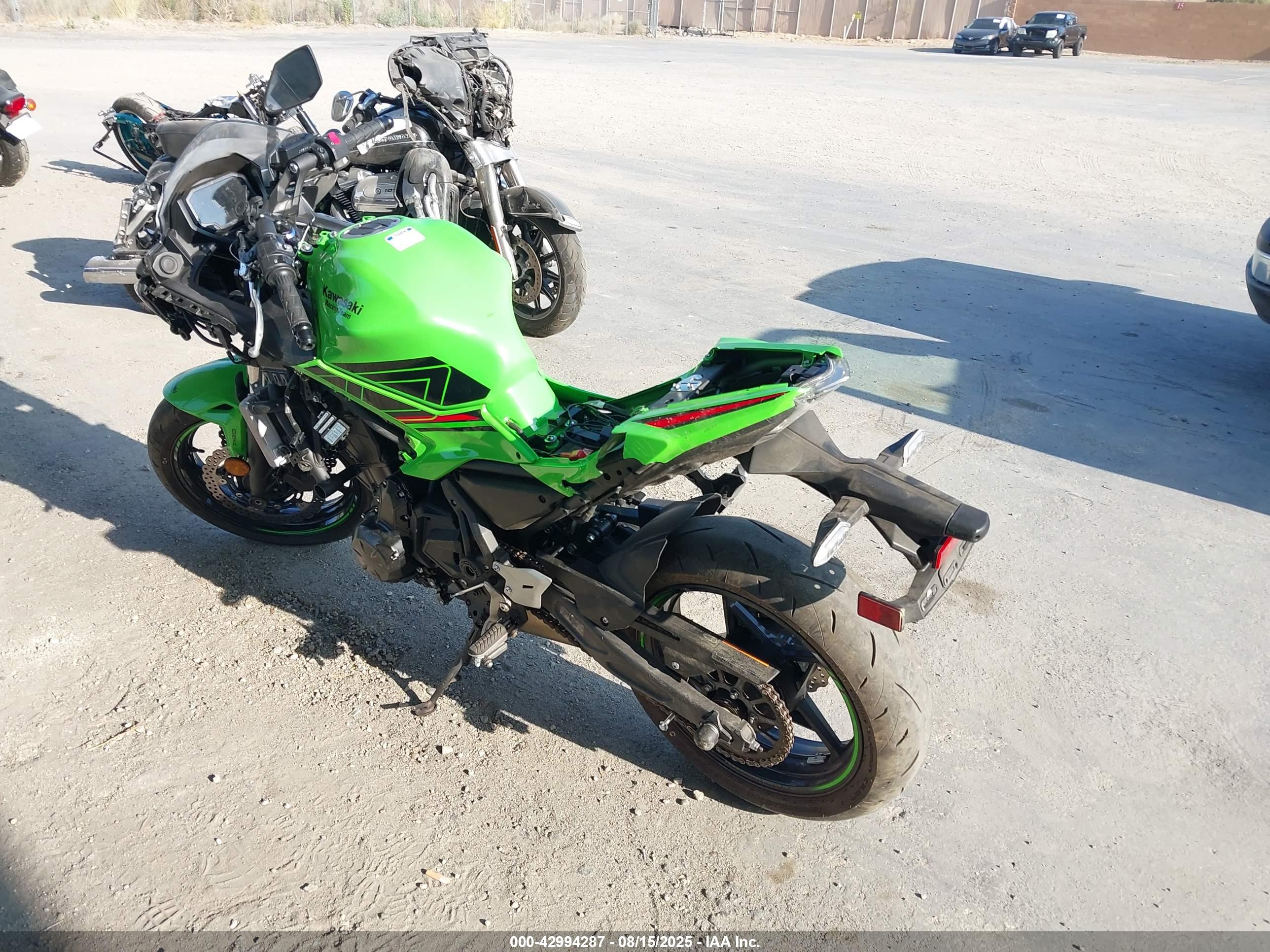 KAWASAKI EX650 image 3