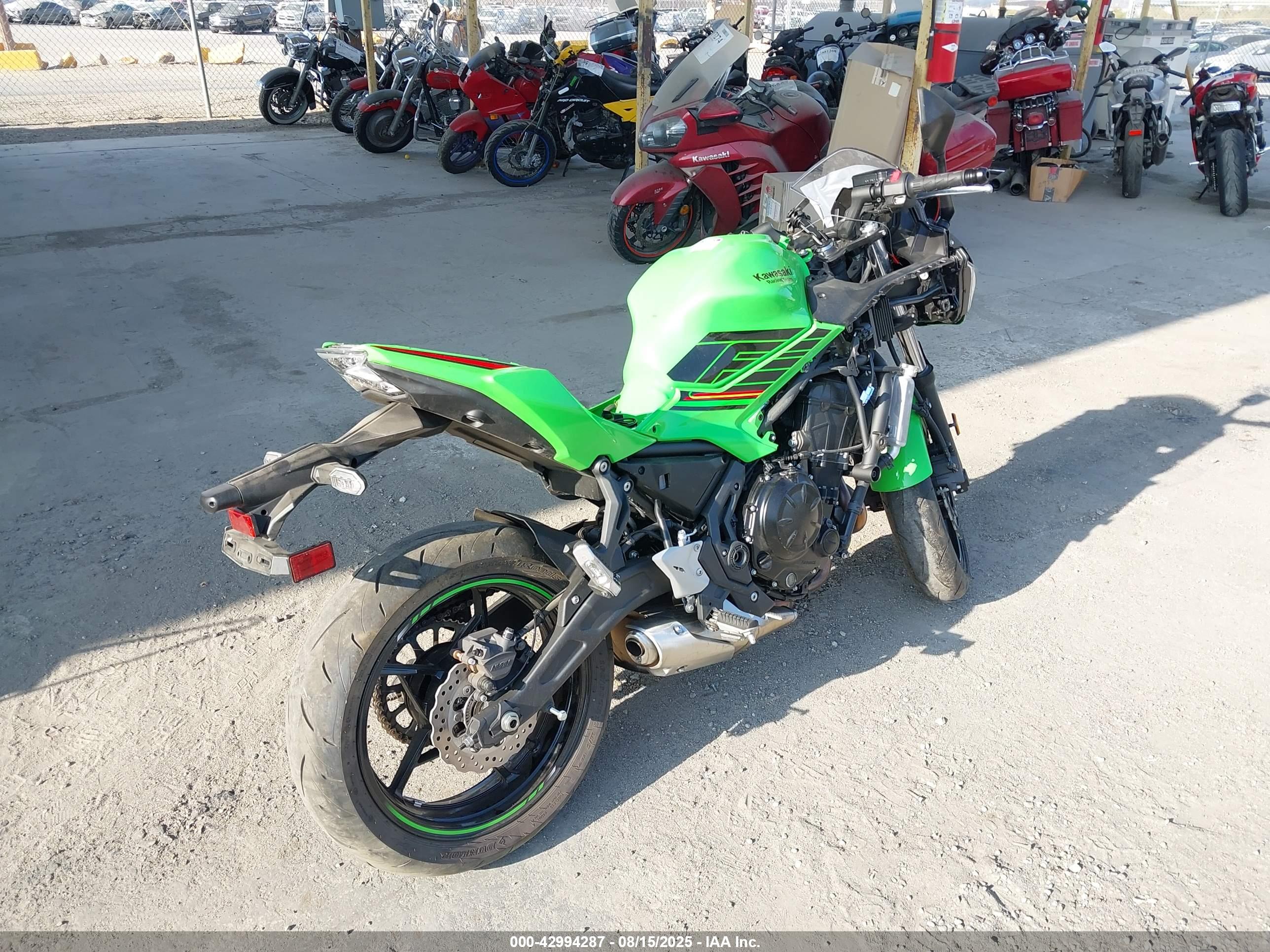 KAWASAKI EX650 image 4