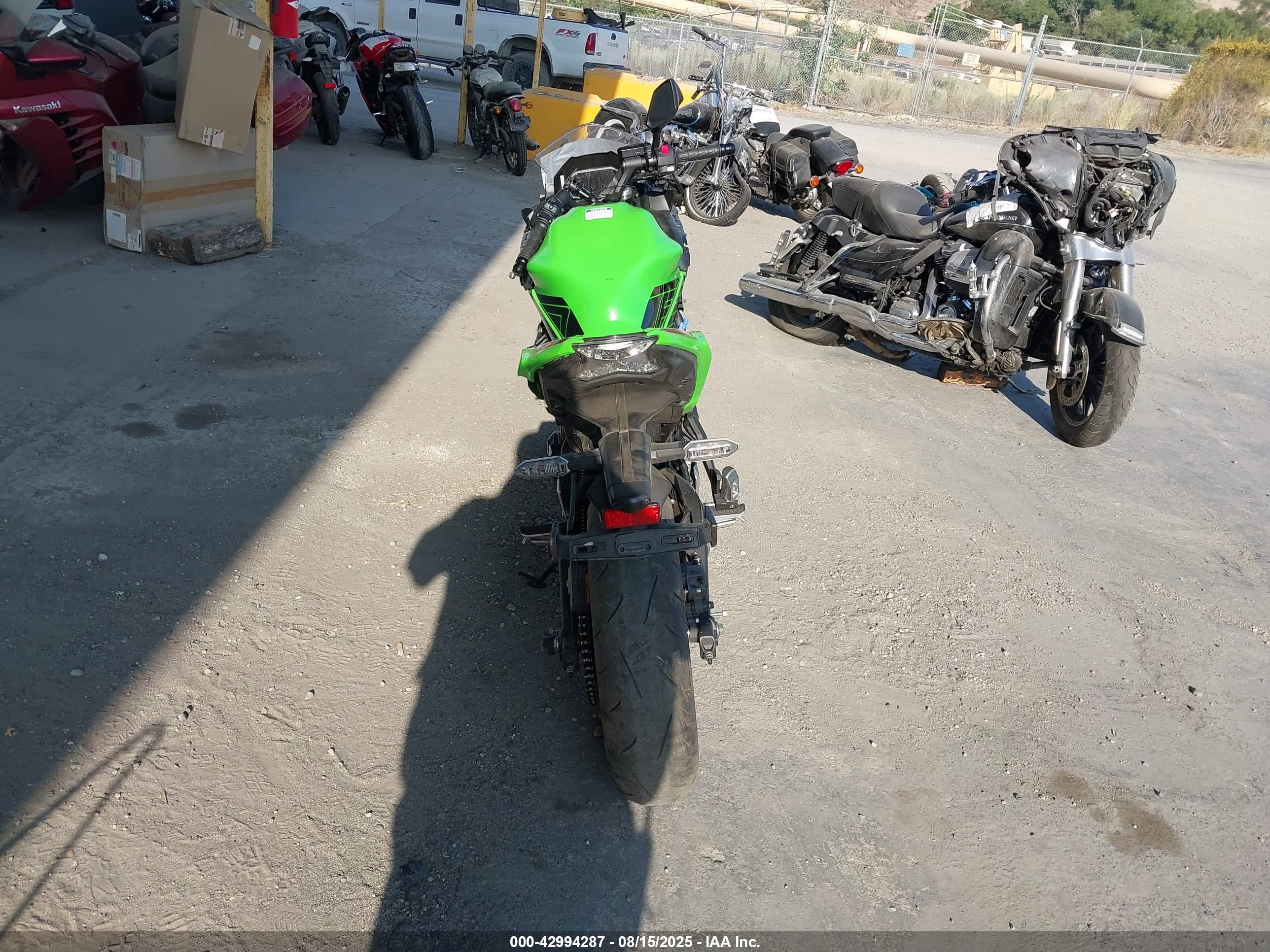 KAWASAKI EX650 image 6