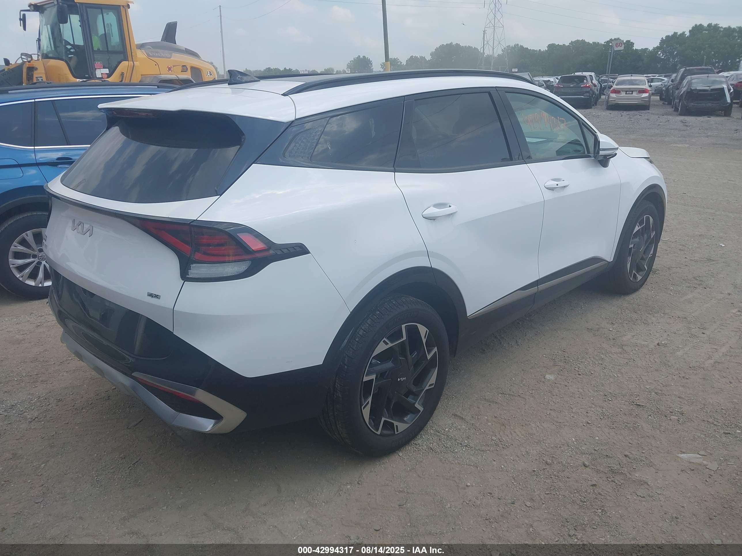 KIA SPORTAGE image 4