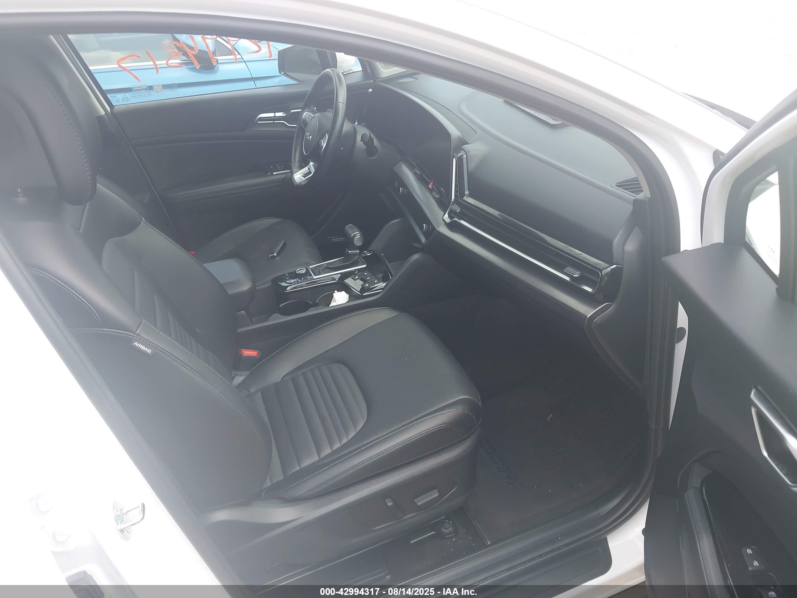 KIA SPORTAGE image 5