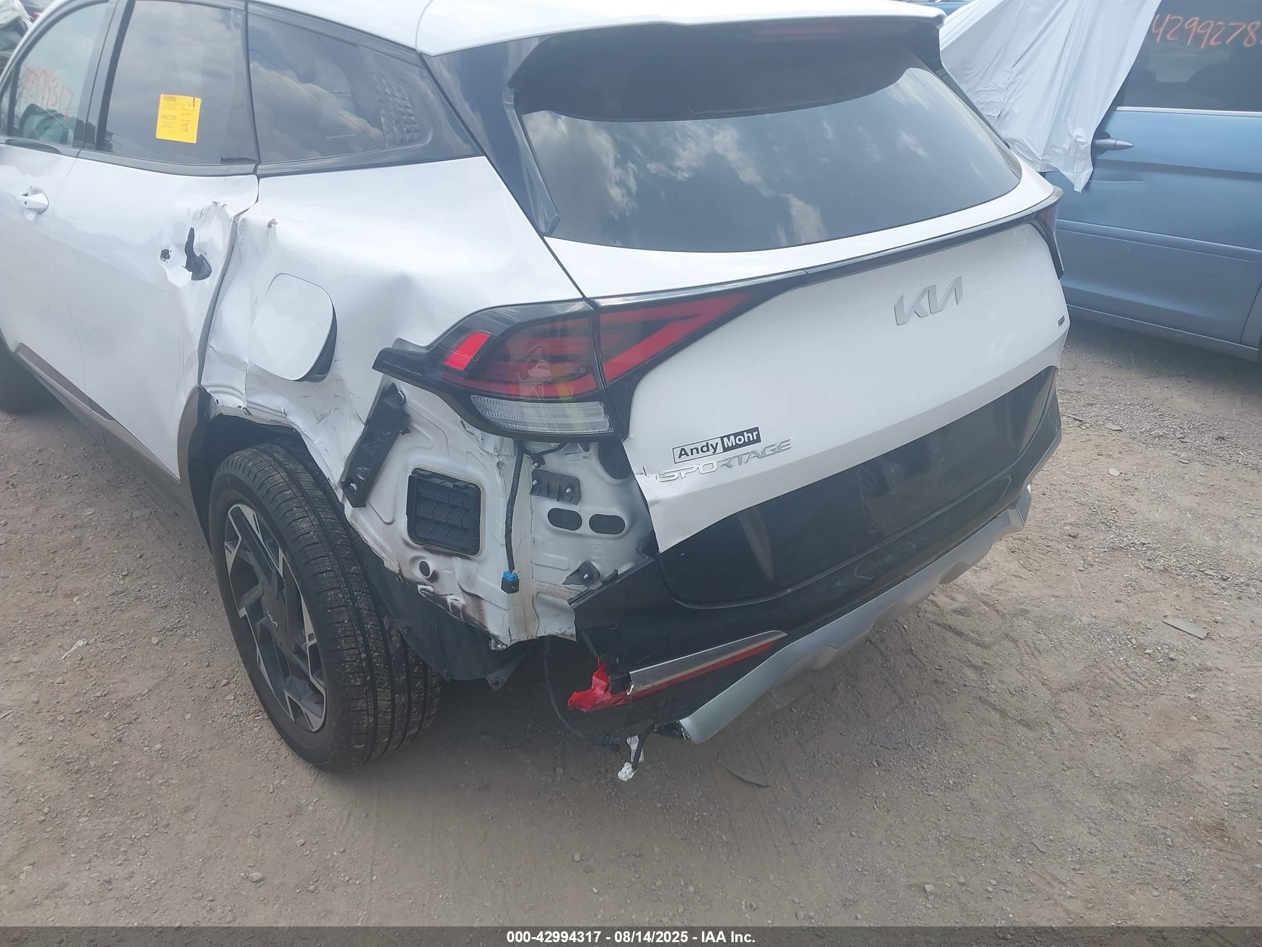 KIA SPORTAGE image 6