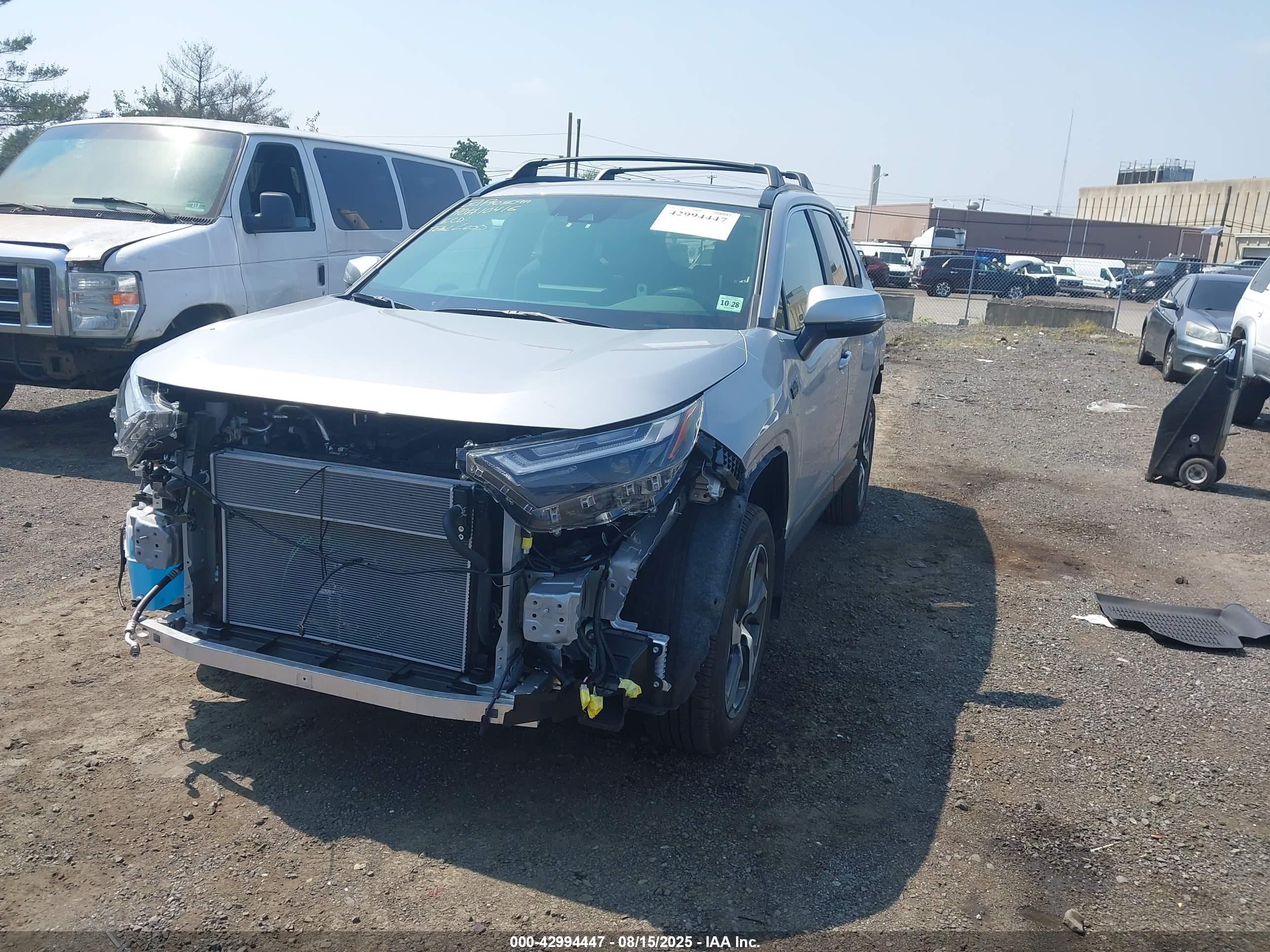 TOYOTA RAV4 image 2