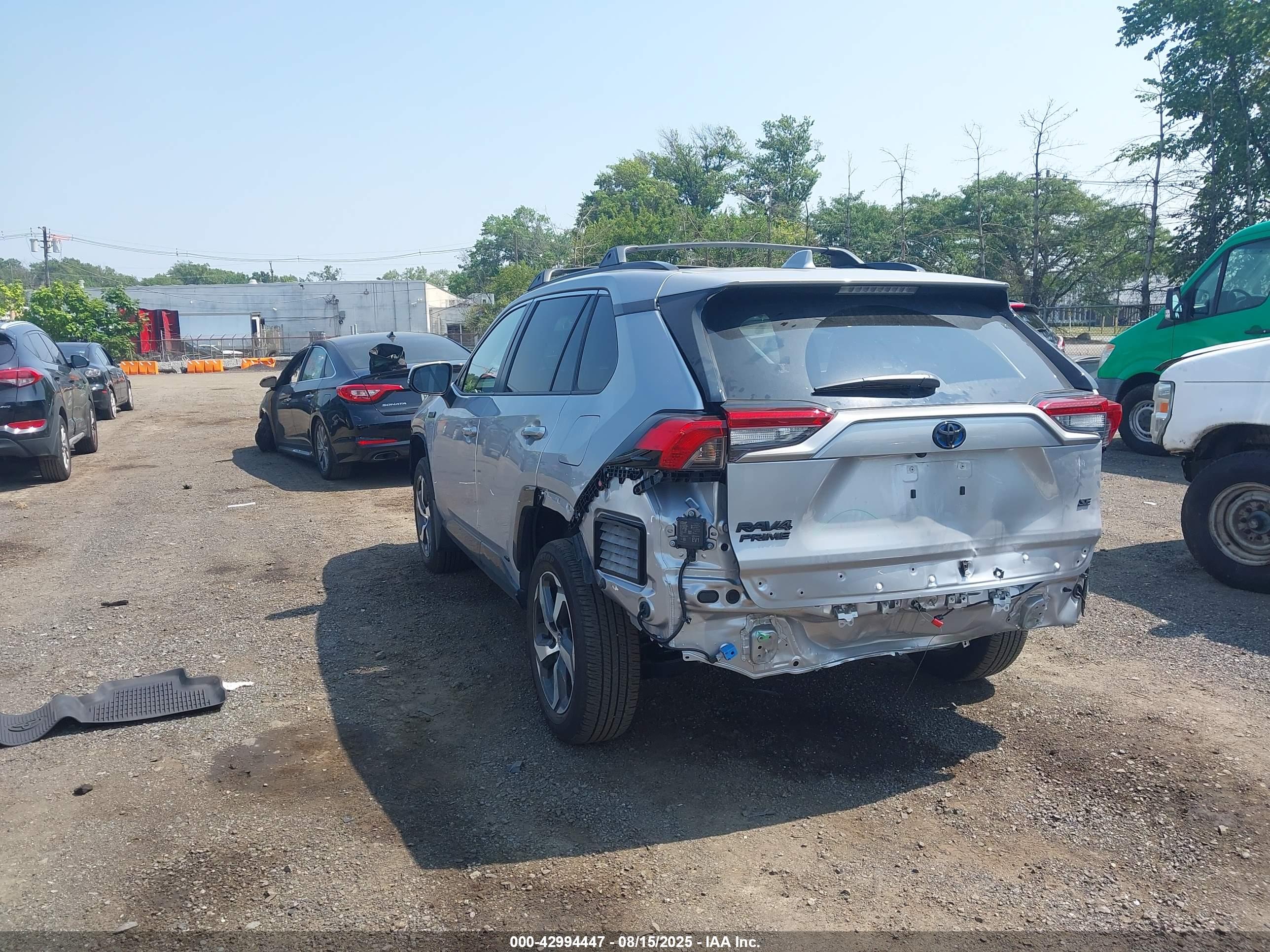 TOYOTA RAV4 image 3
