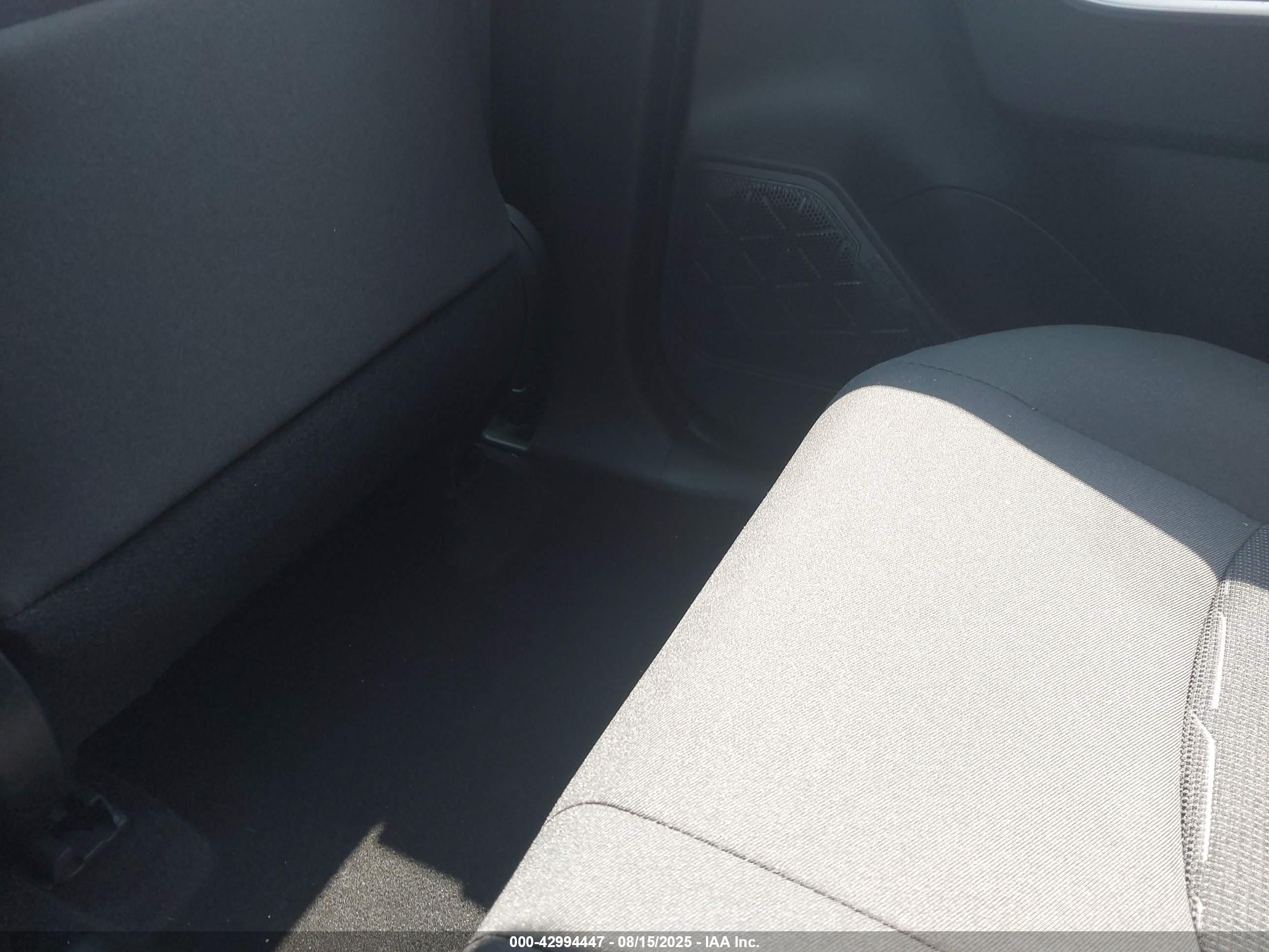 TOYOTA RAV4 image 8