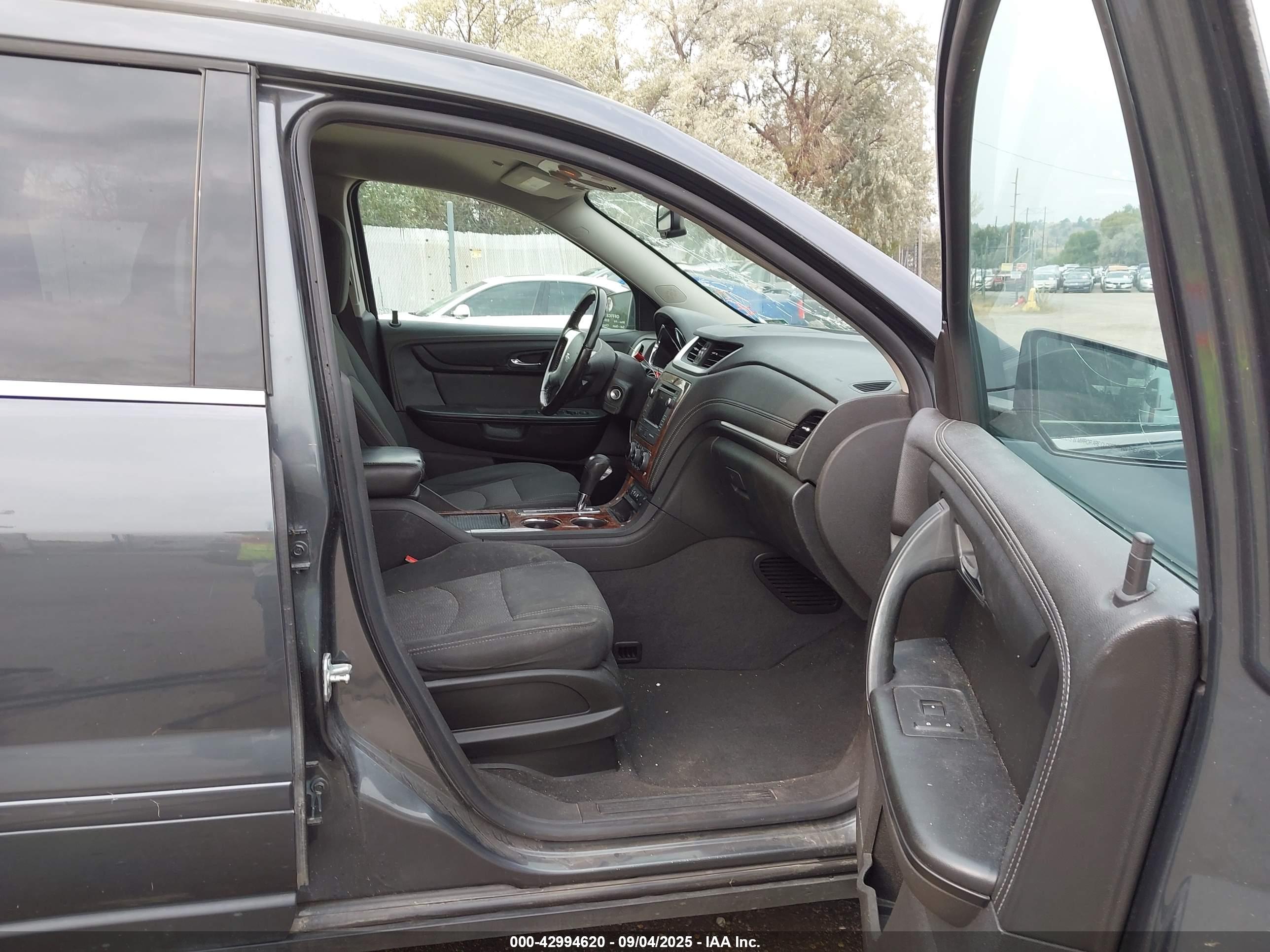 CHEVROLET TRAVERSE image 5