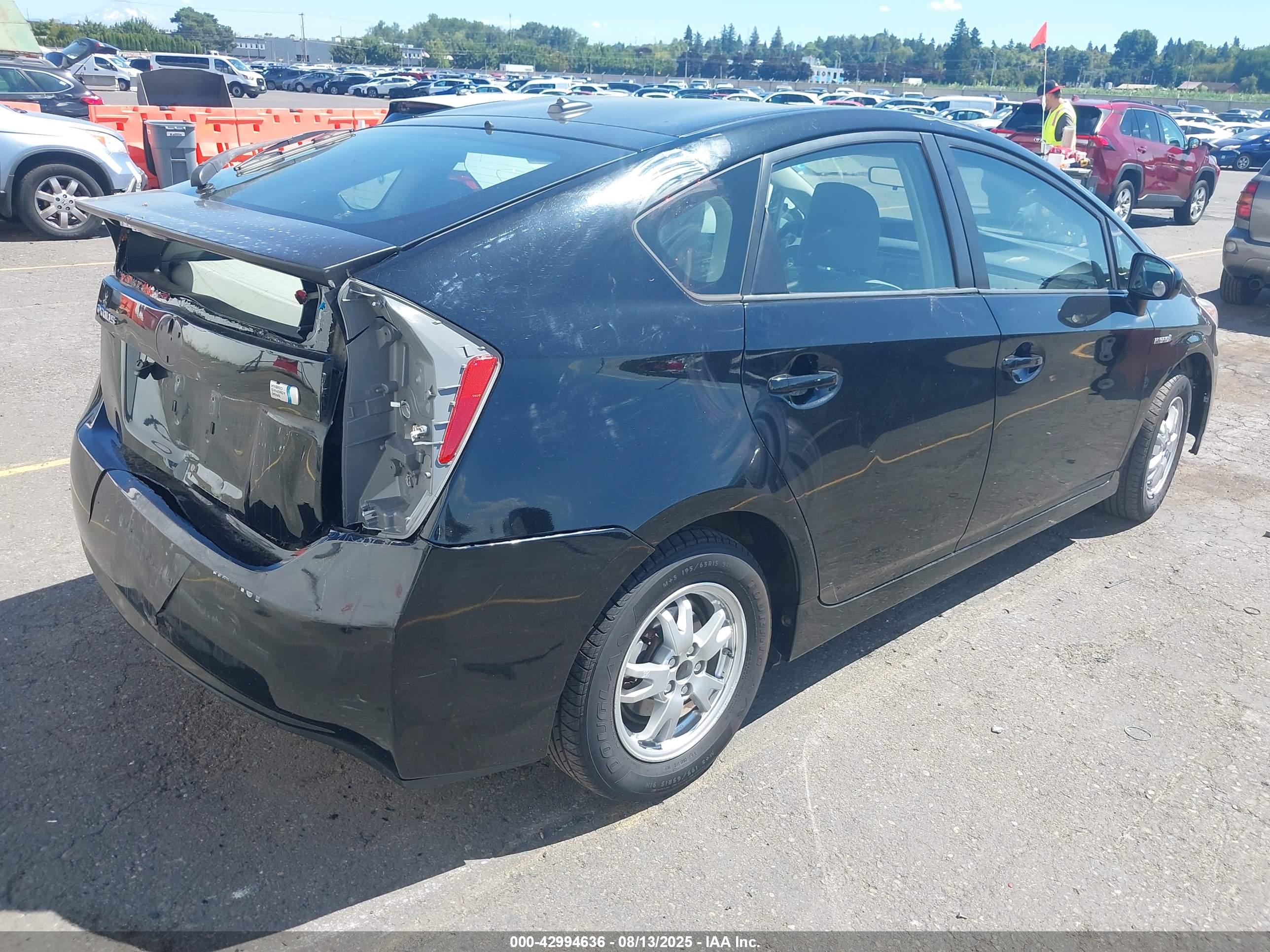 TOYOTA PRIUS image 4