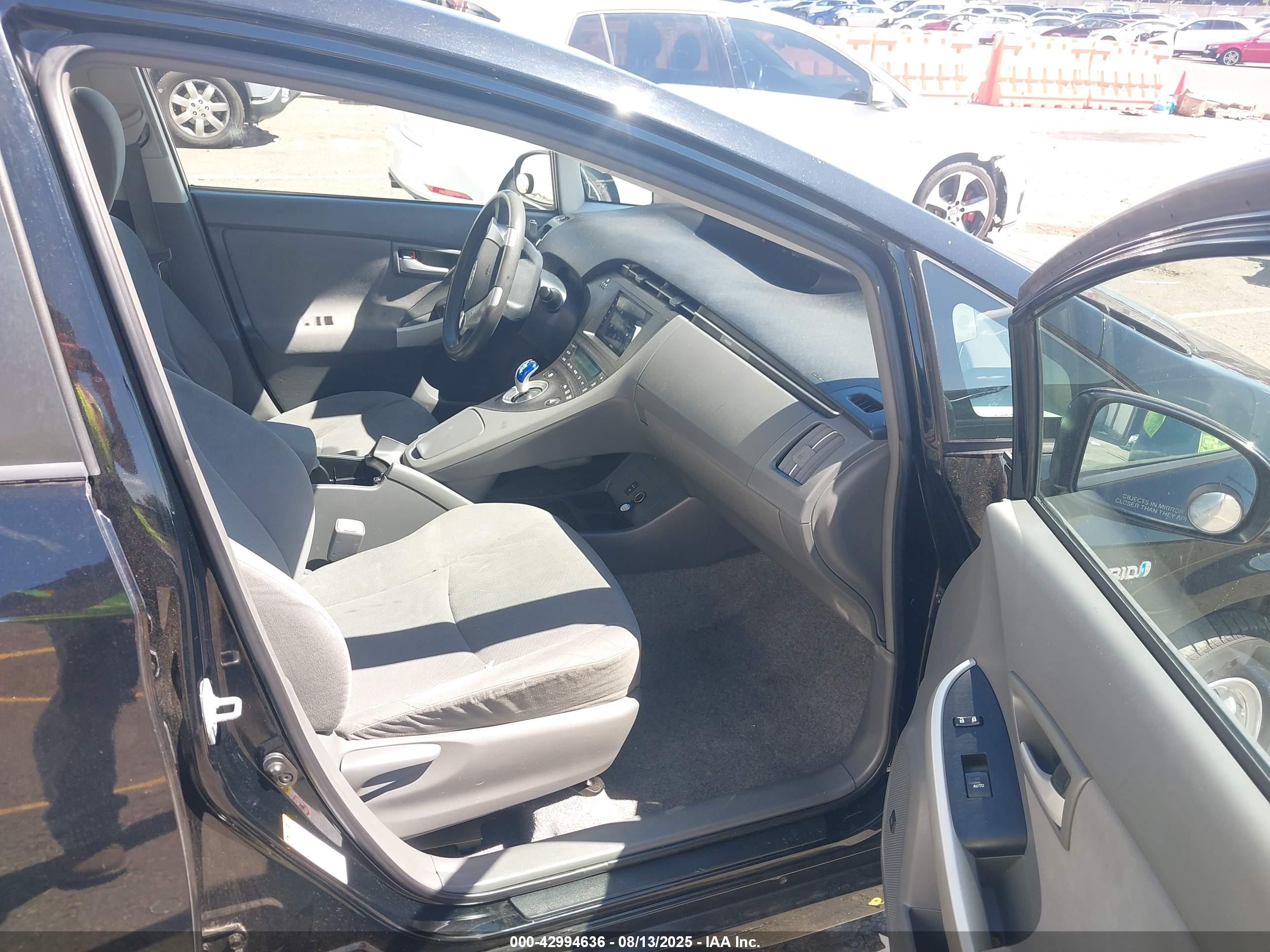 TOYOTA PRIUS image 5
