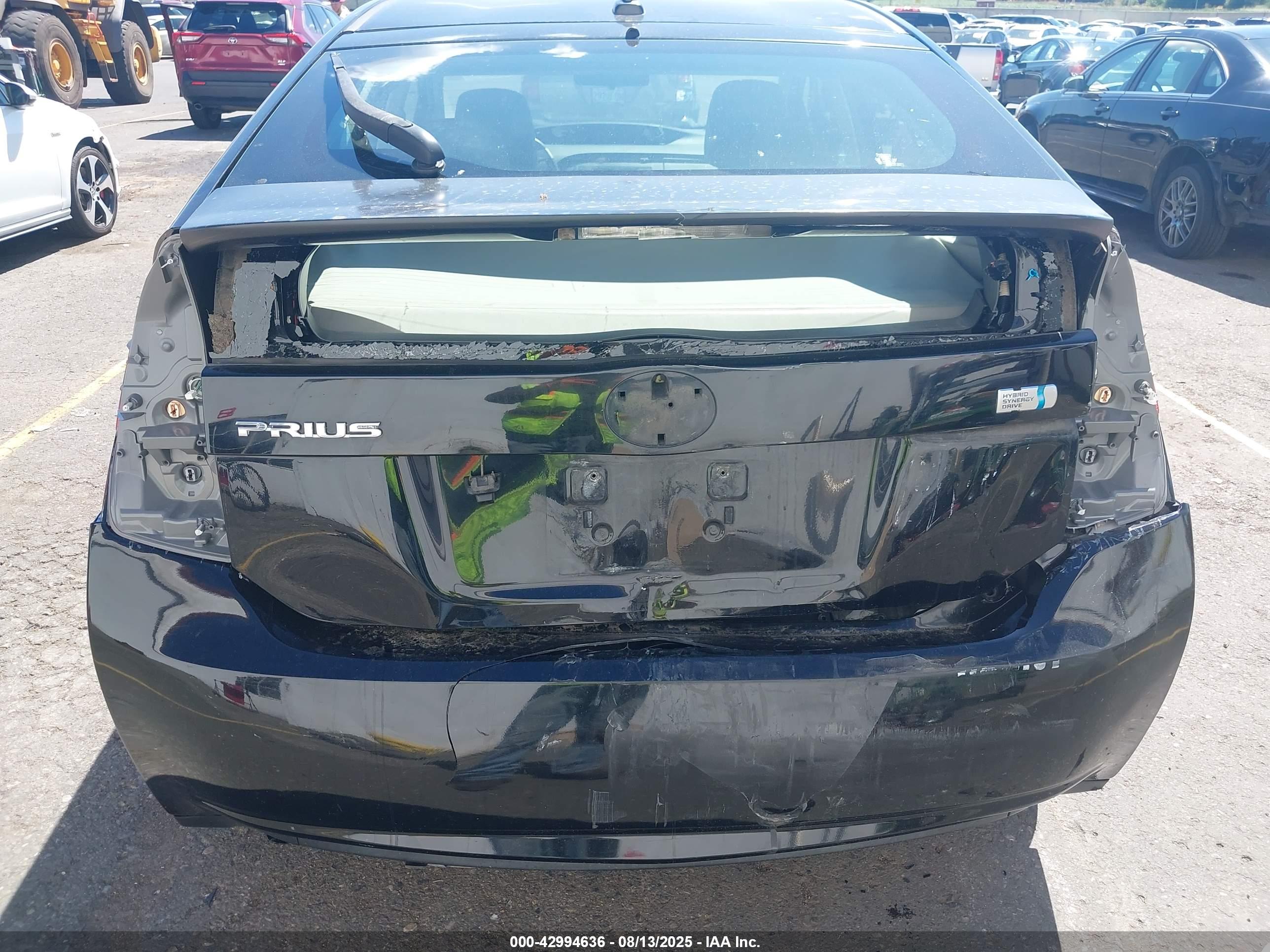 TOYOTA PRIUS image 6