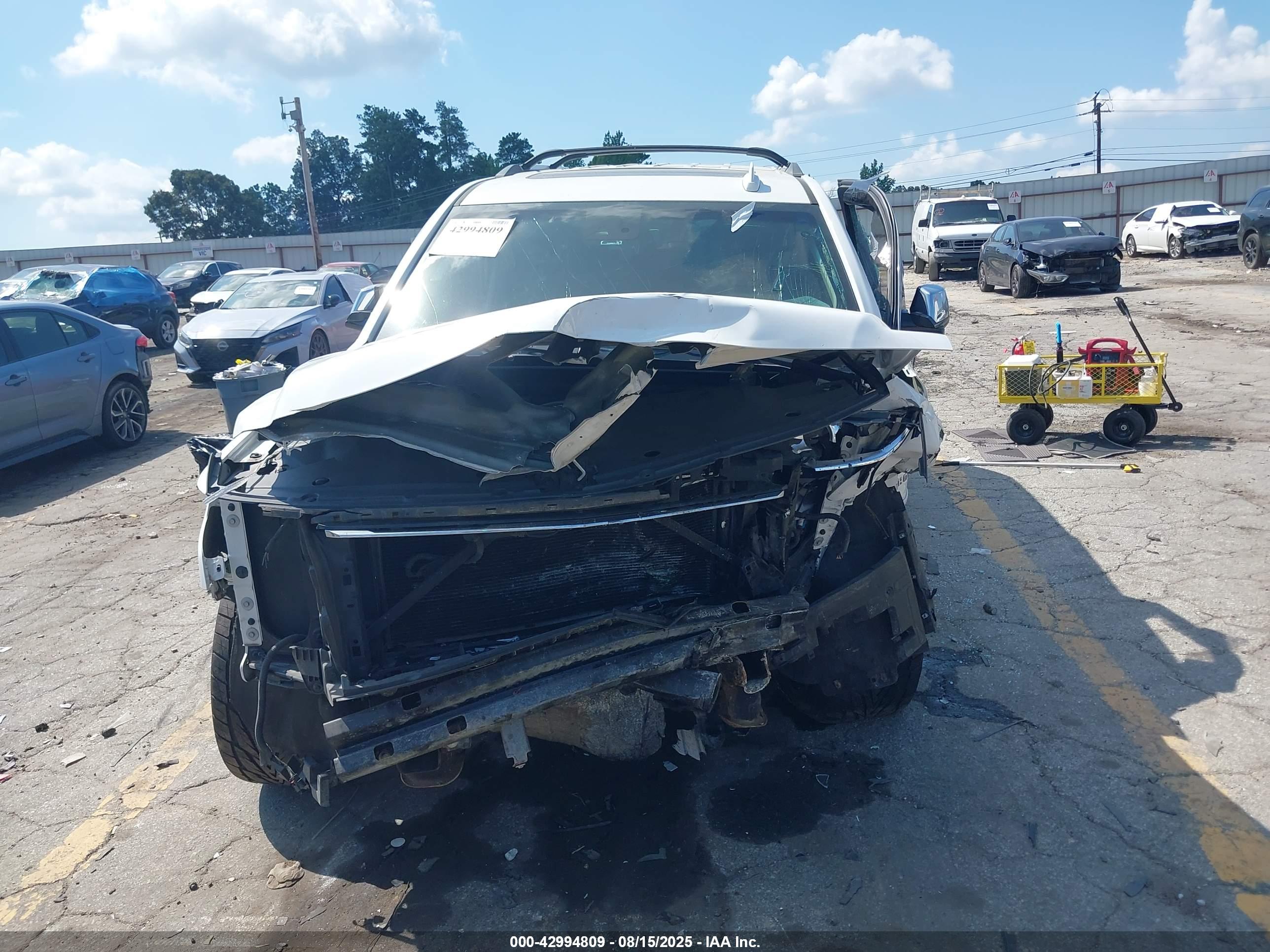 CHEVROLET TAHOE image 6