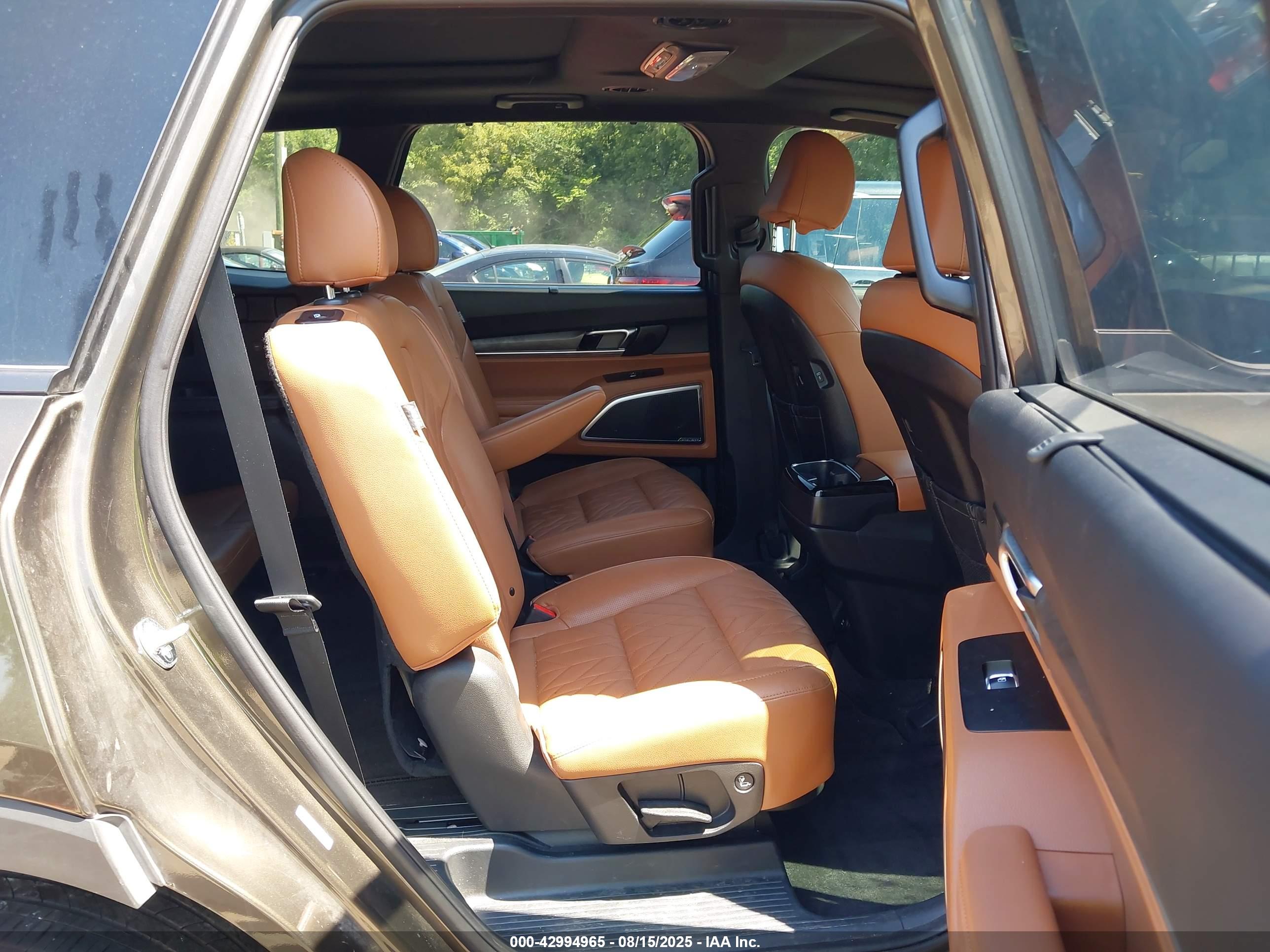 KIA TELLURIDE image 8