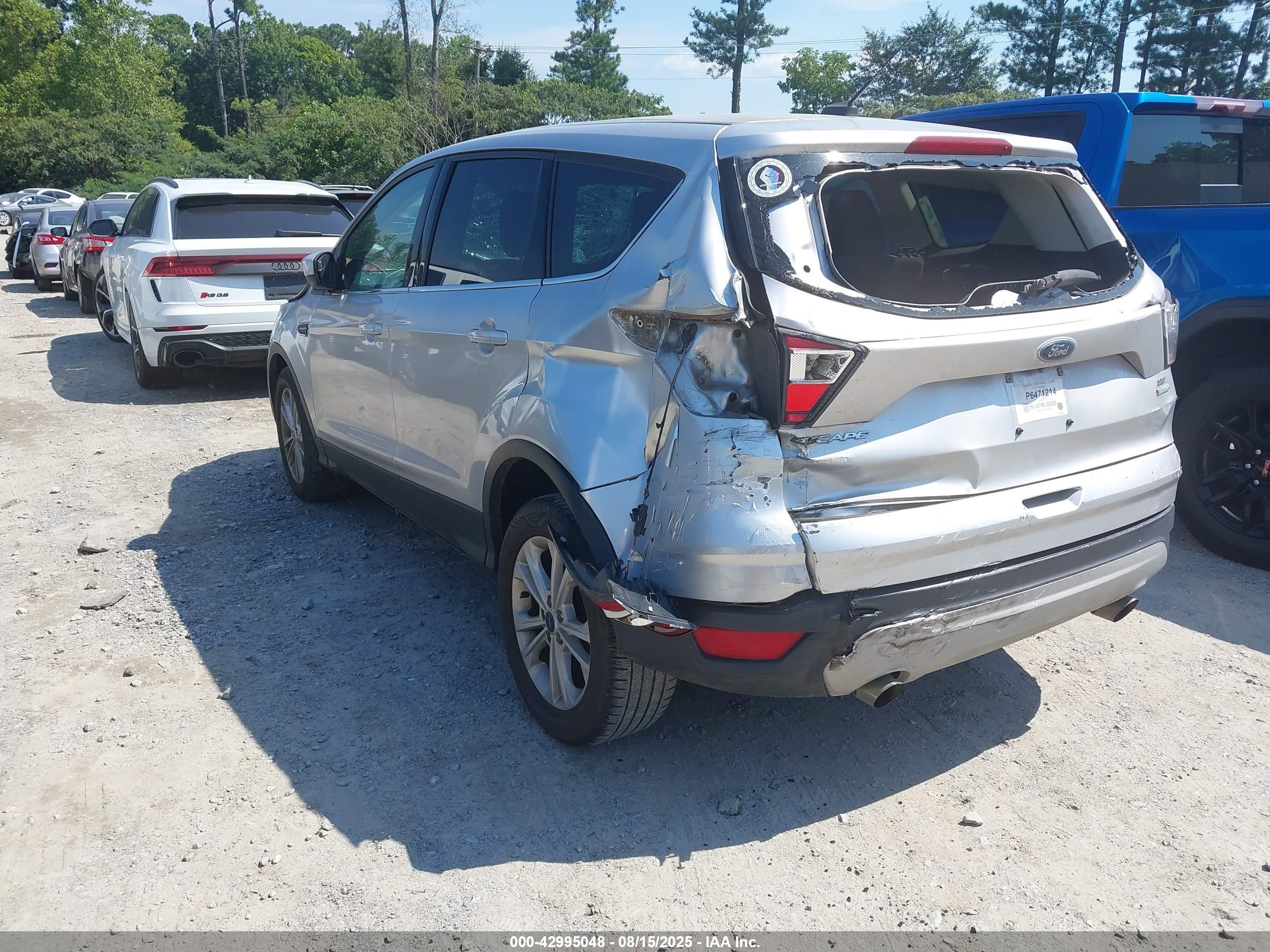 FORD ESCAPE image 3