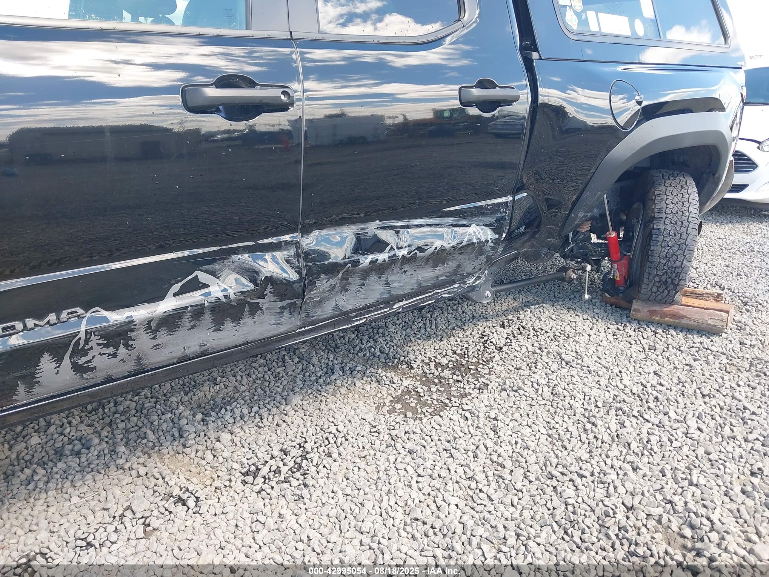 TOYOTA TACOMA image 6