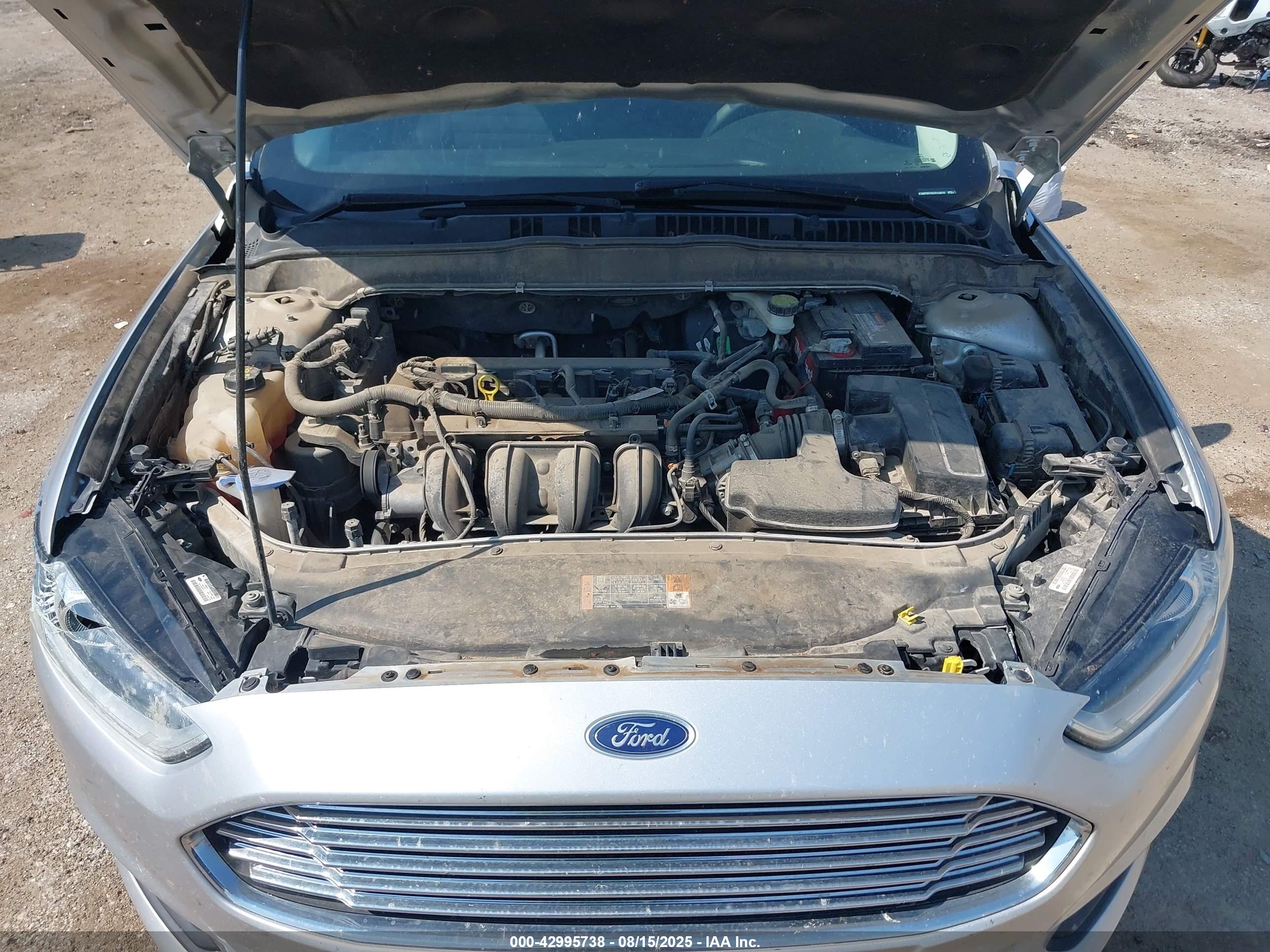 FORD FUSION image 10
