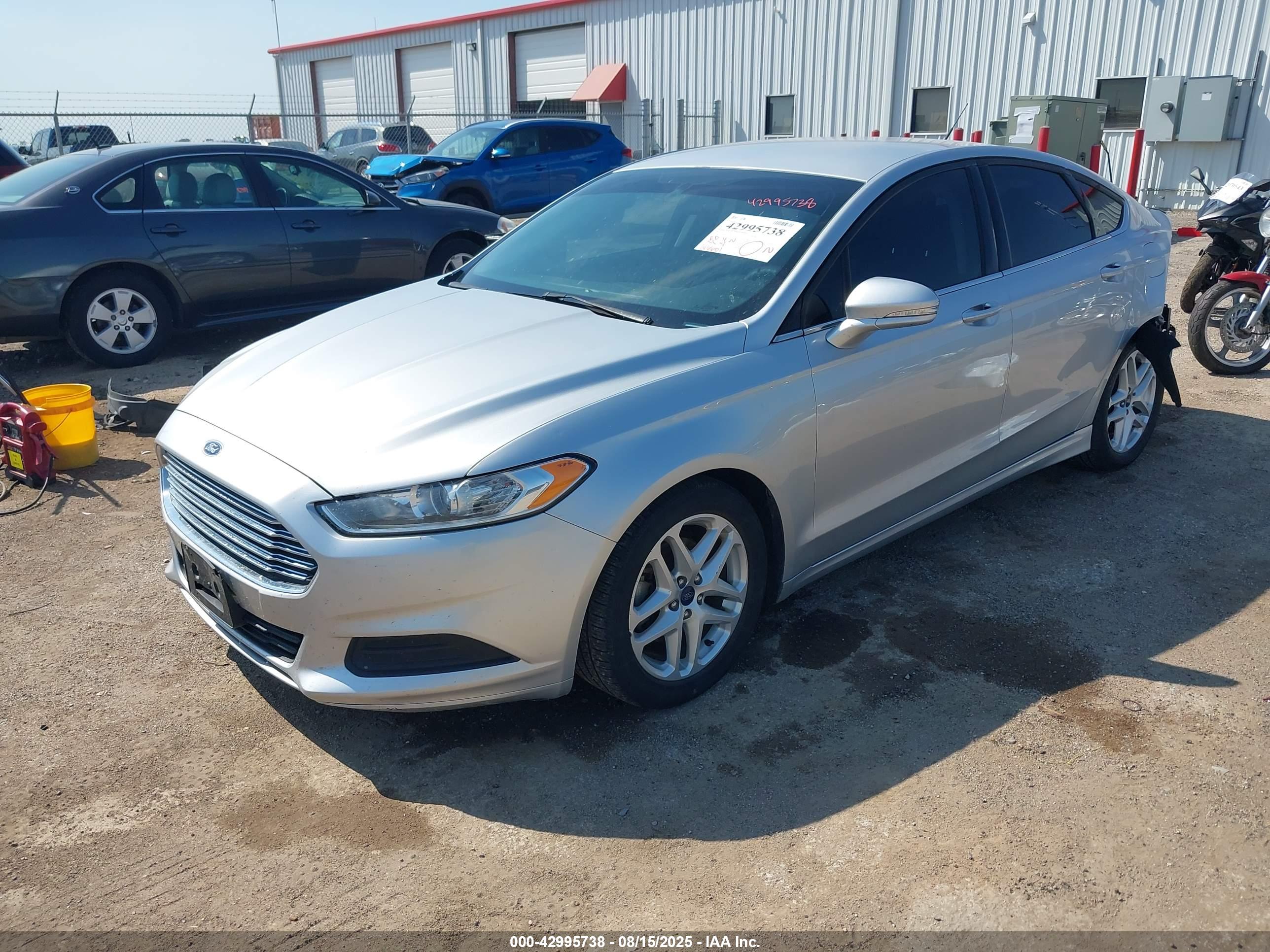 FORD FUSION image 2