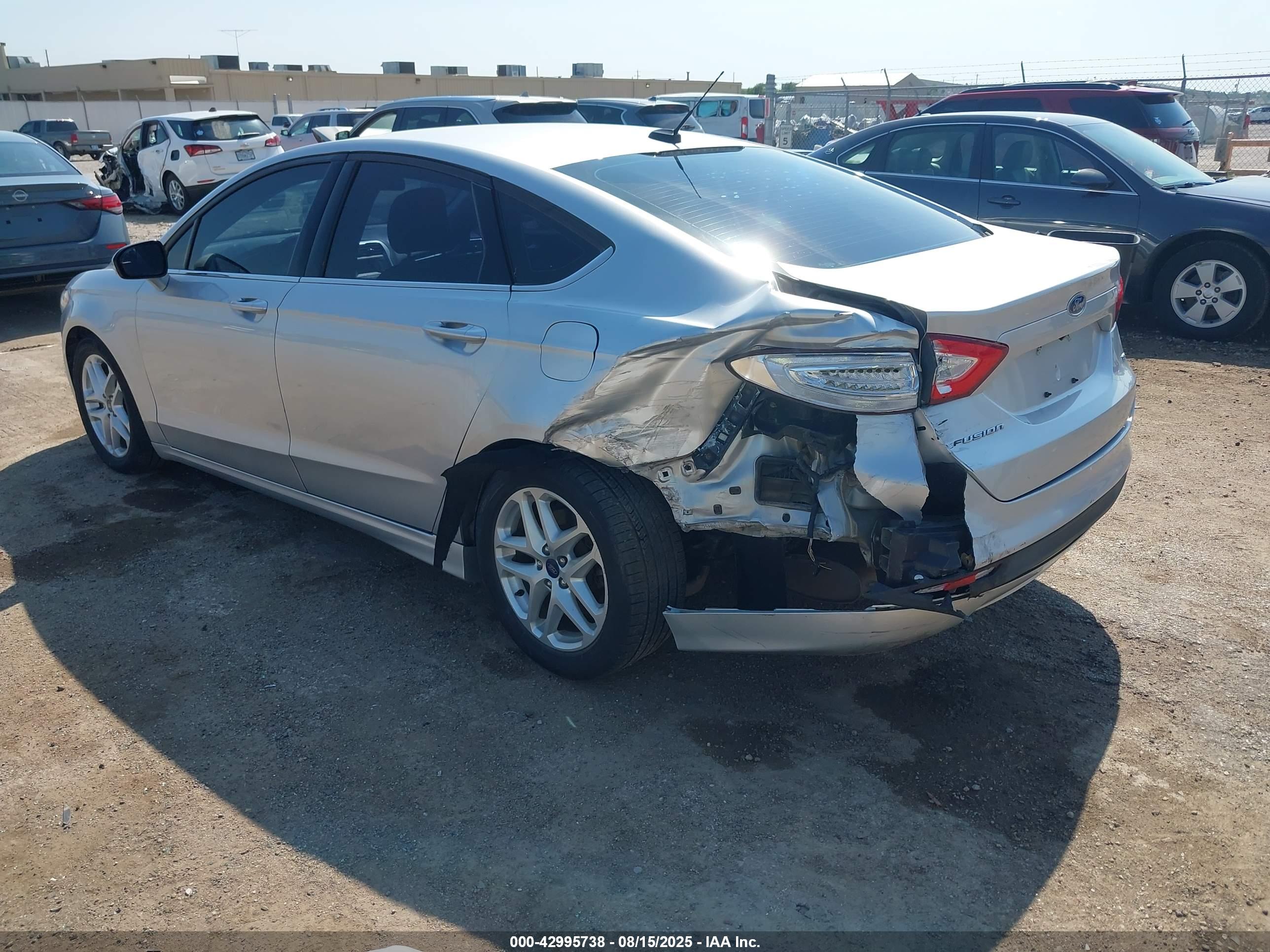 FORD FUSION image 3