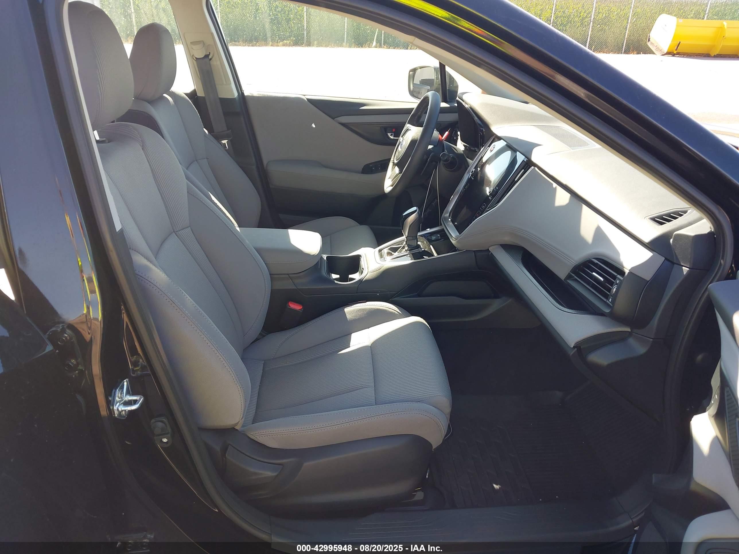 SUBARU LEGACY image 5