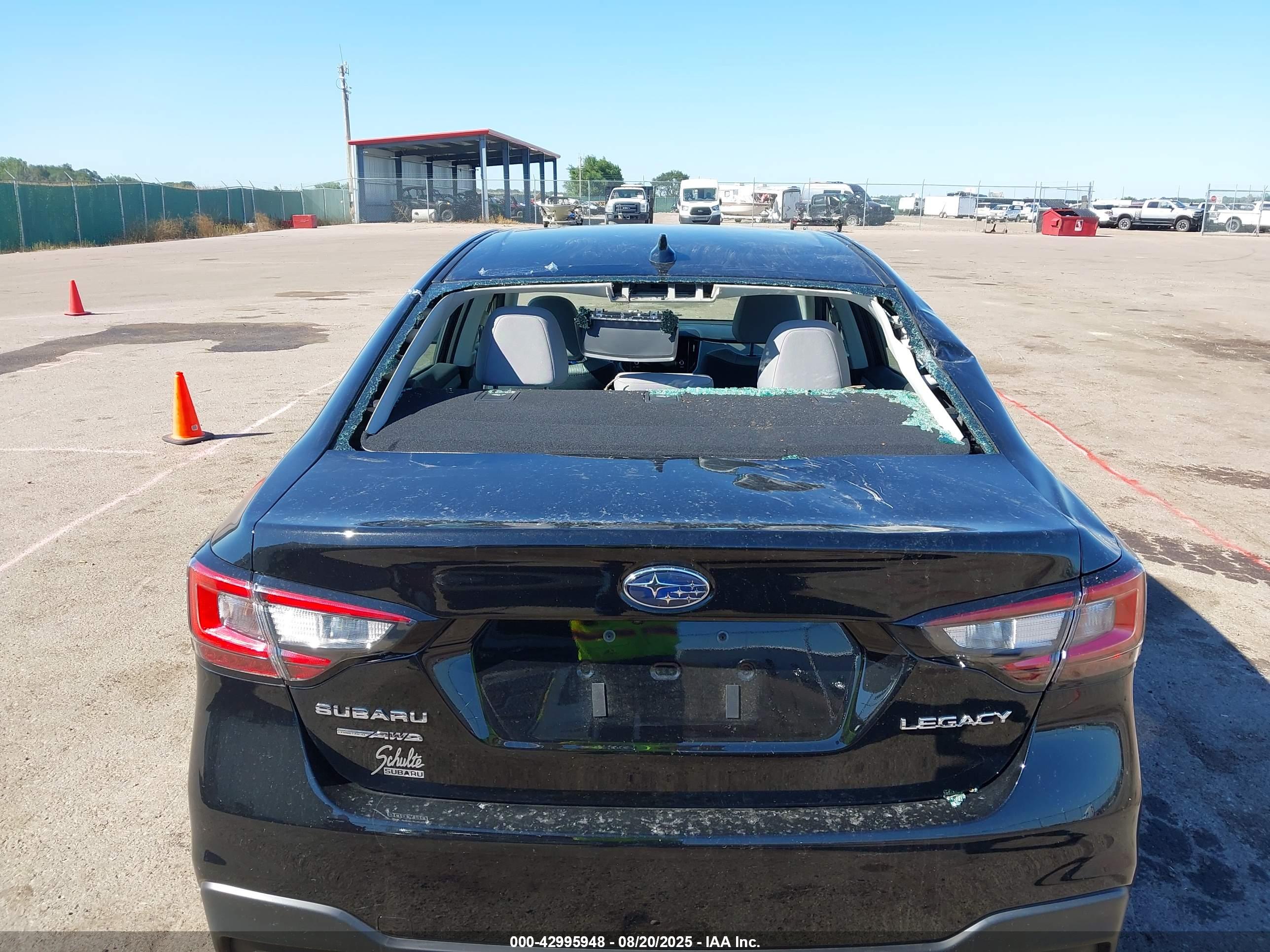 SUBARU LEGACY image 6